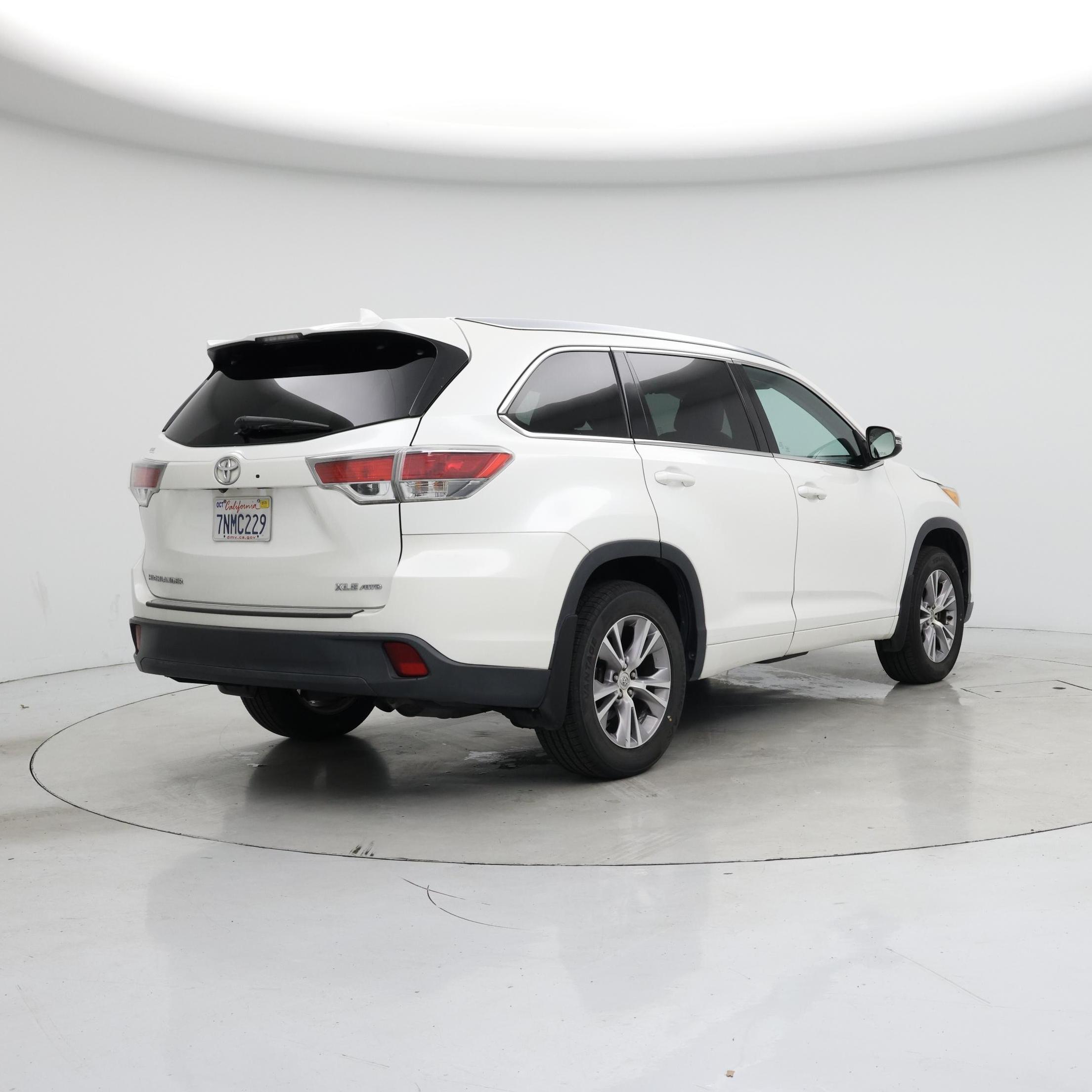 Thumbnail: 2015 Toyota Highlander - 8