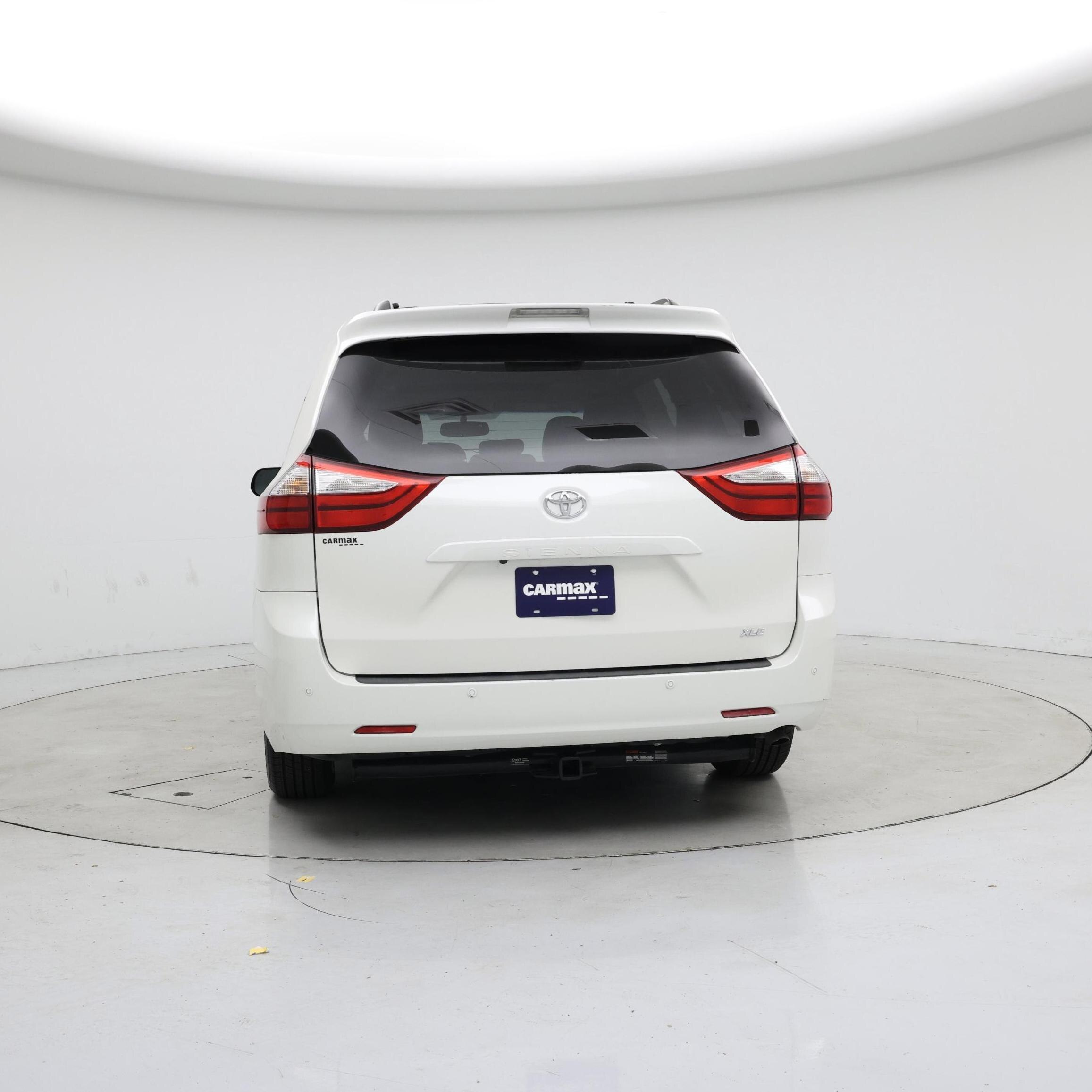 Thumbnail: 2017 Toyota Sienna - 6