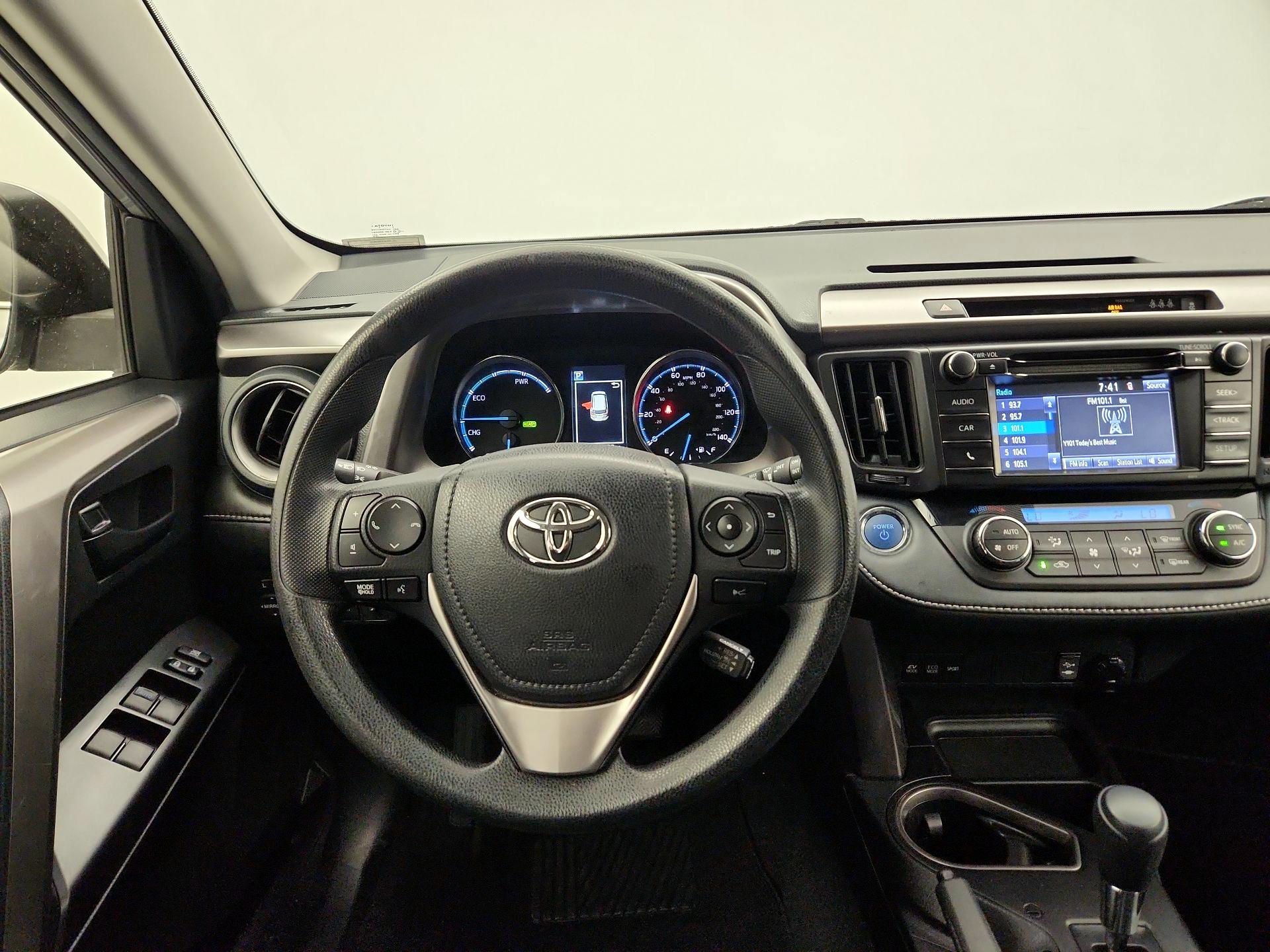 Thumbnail: 2018 Toyota RAV4 - 10