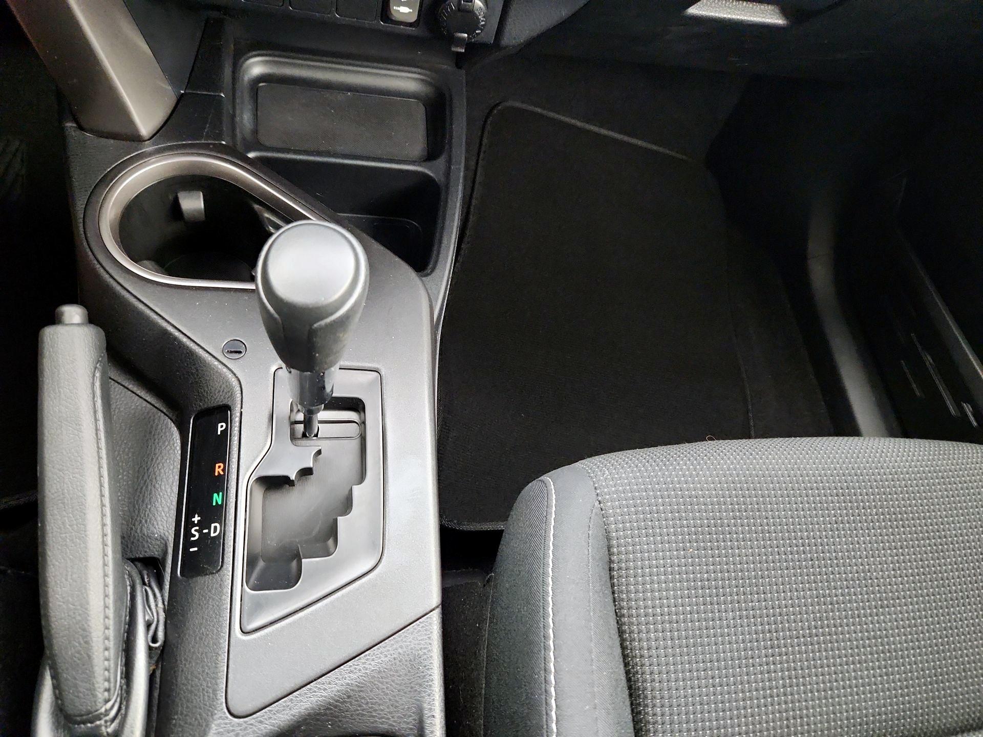 Thumbnail: 2018 Toyota RAV4 - 17