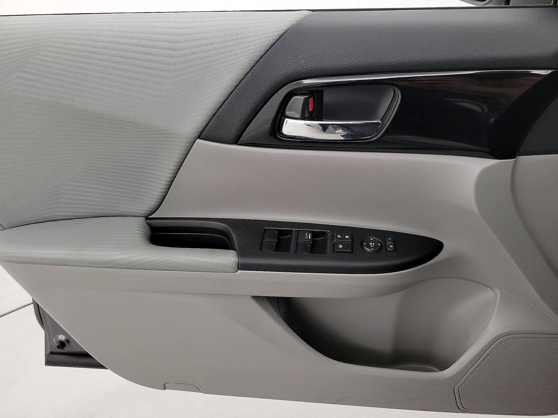 Thumbnail: 2017 Honda Accord - 12