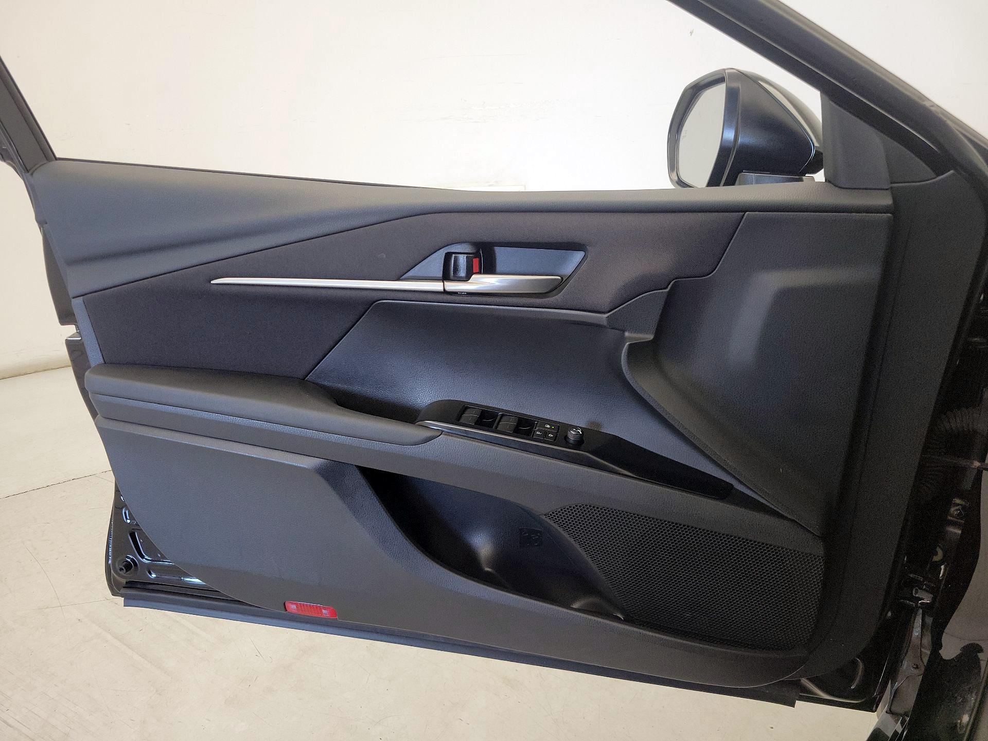 Thumbnail: 2025 Toyota Camry - 12