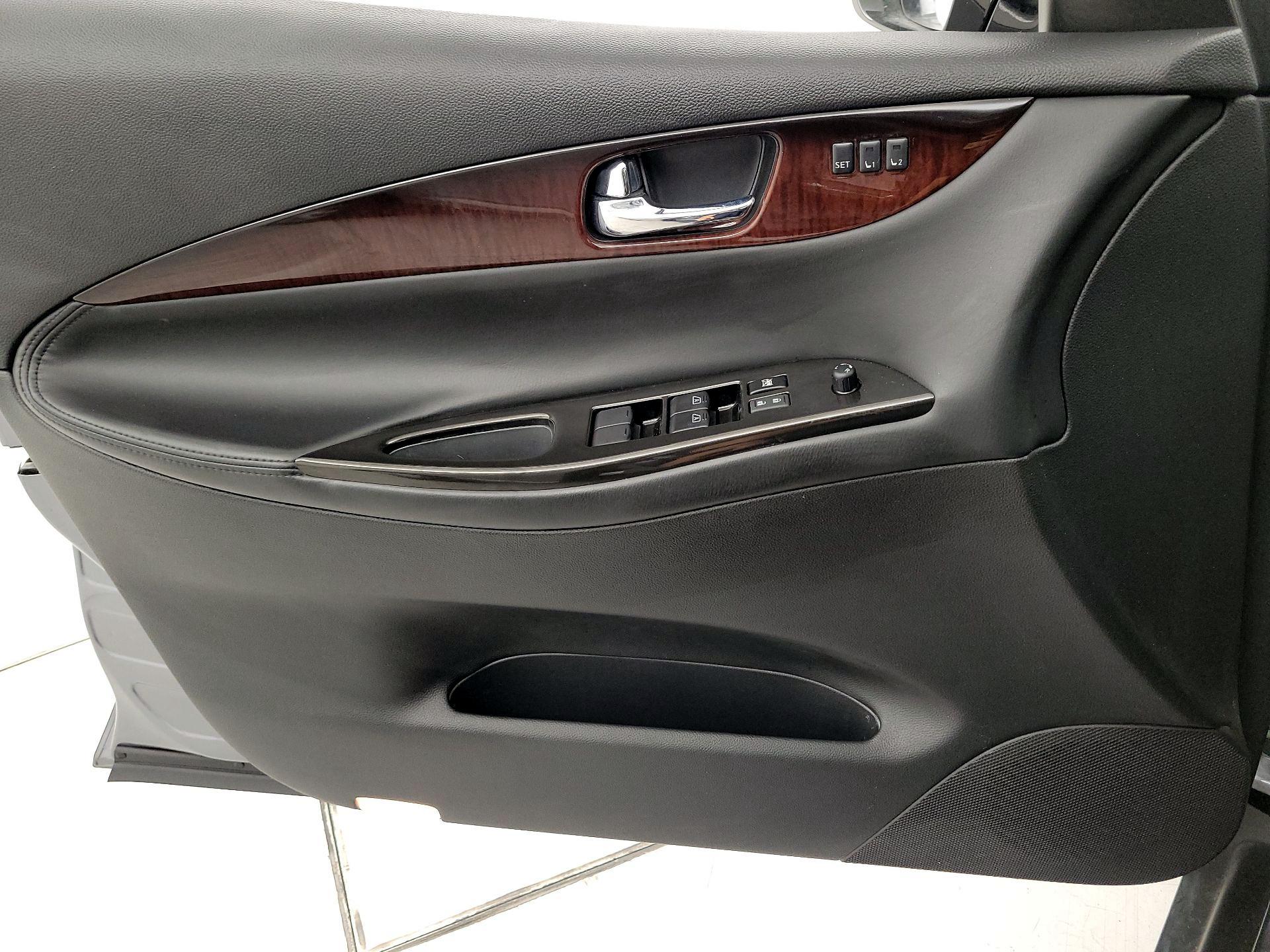 Thumbnail: 2016 INFINITI QX50 - 12