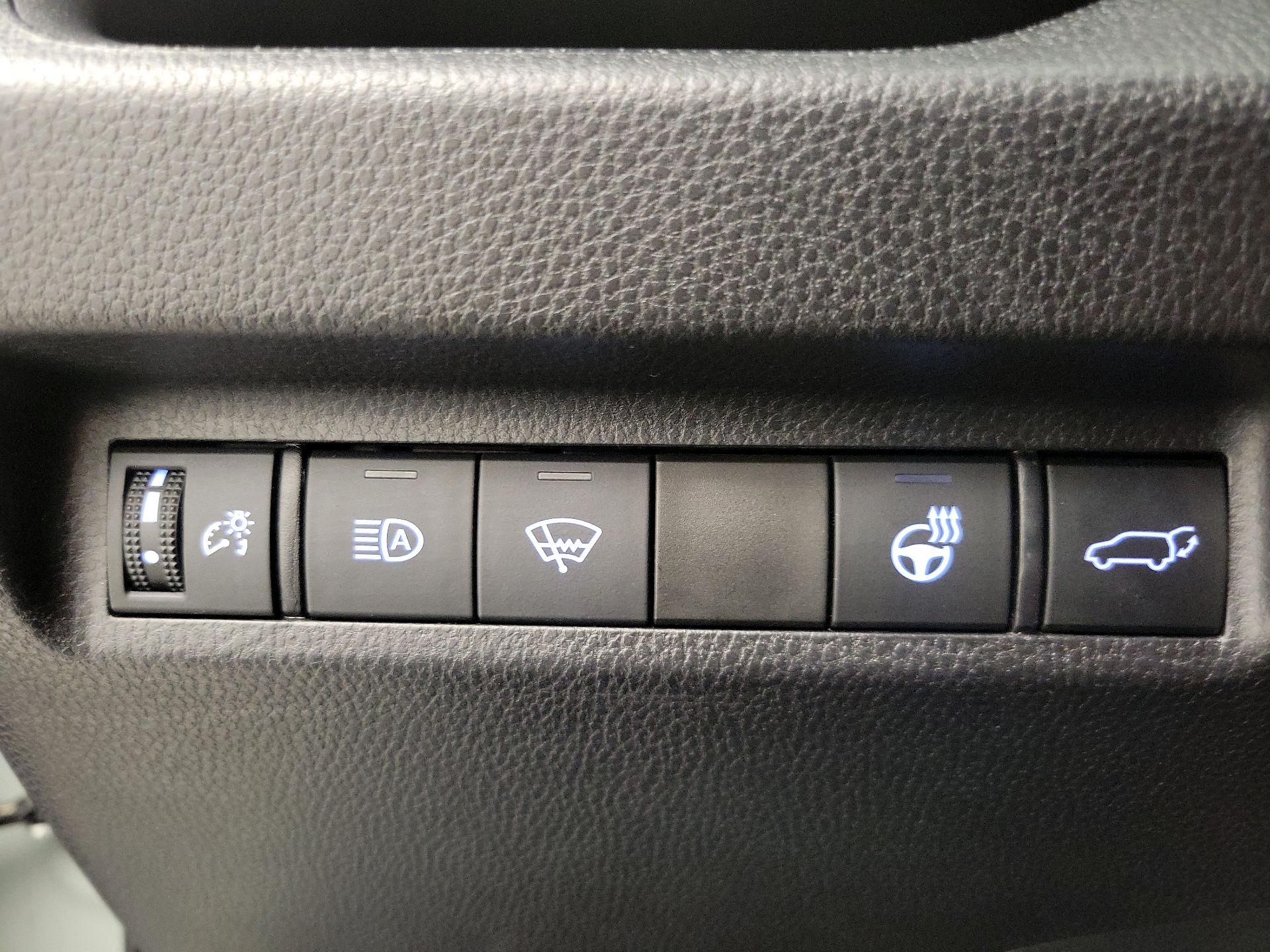 Thumbnail: 2021 Toyota RAV4 - 13