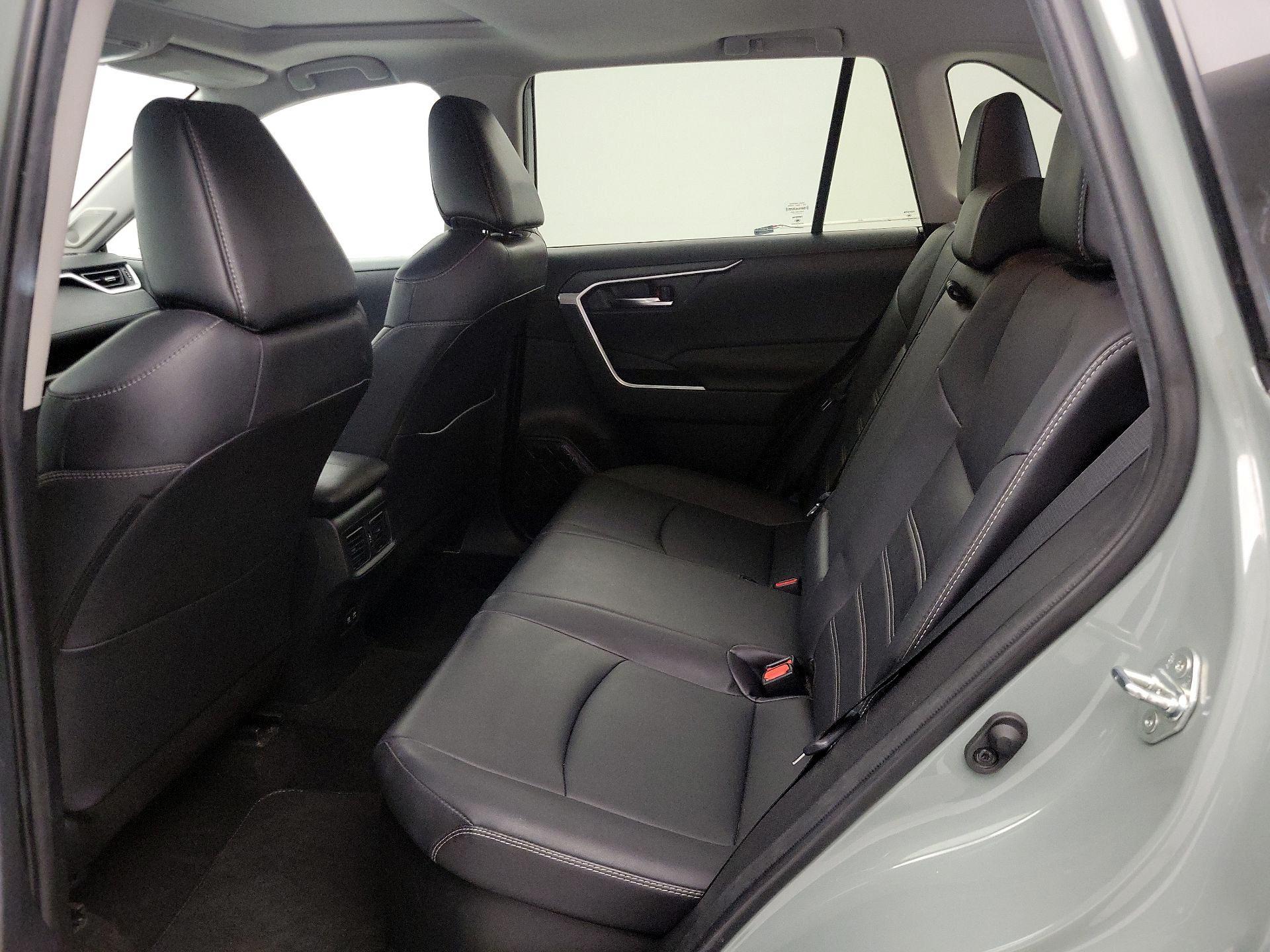 Thumbnail: 2021 Toyota RAV4 - 20
