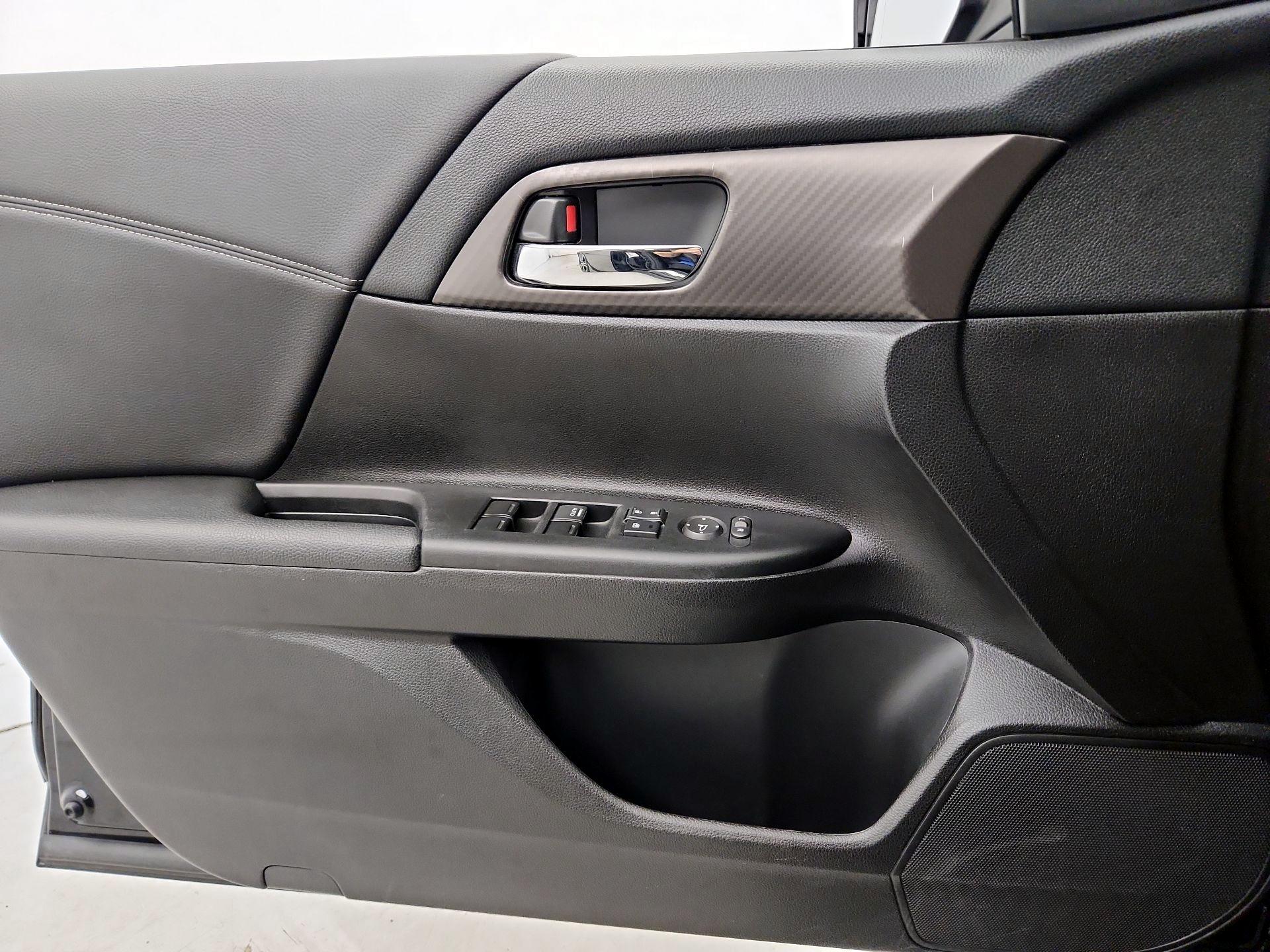 Thumbnail: 2016 Honda Accord - 12