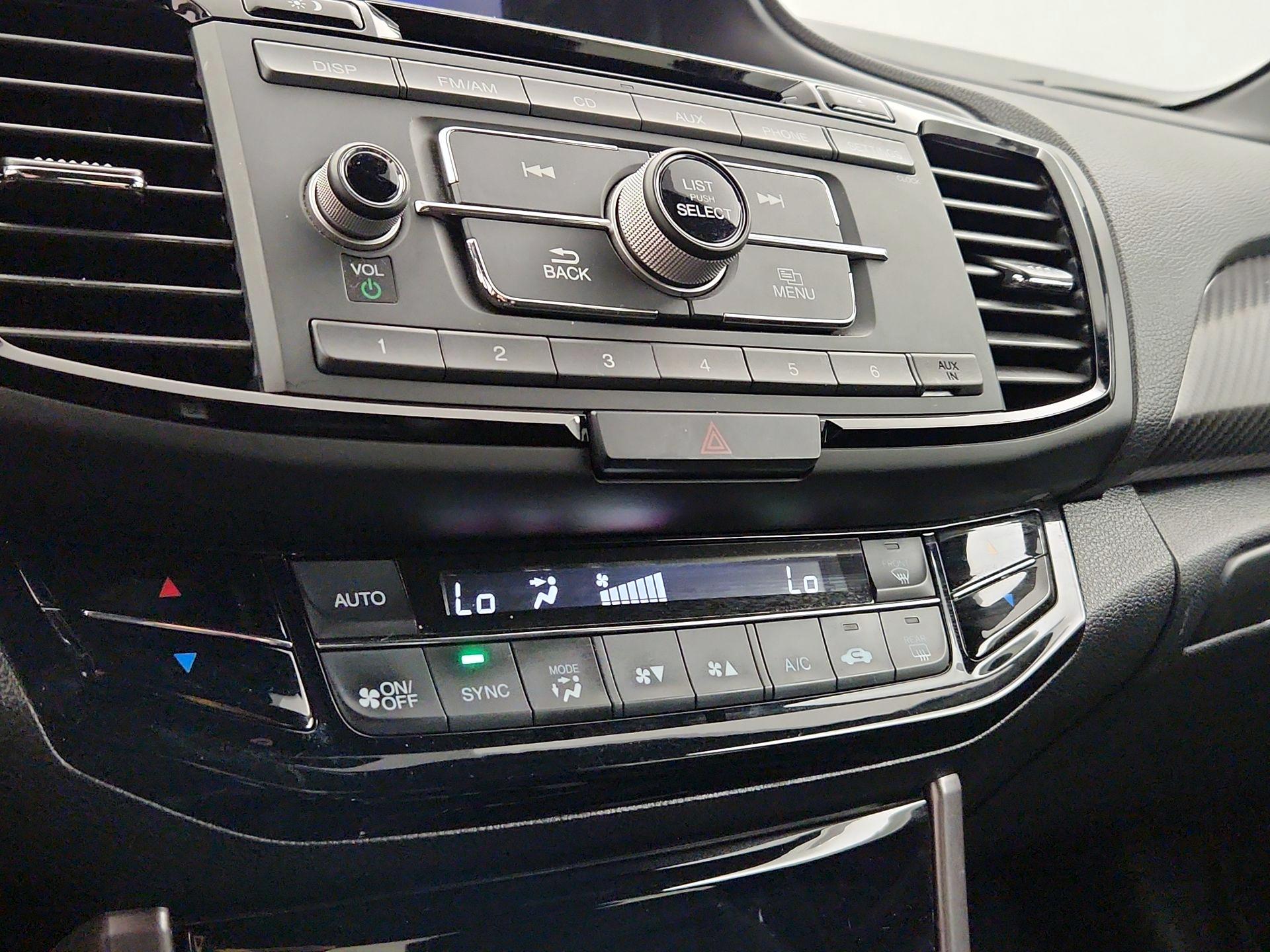 Thumbnail: 2016 Honda Accord - 16