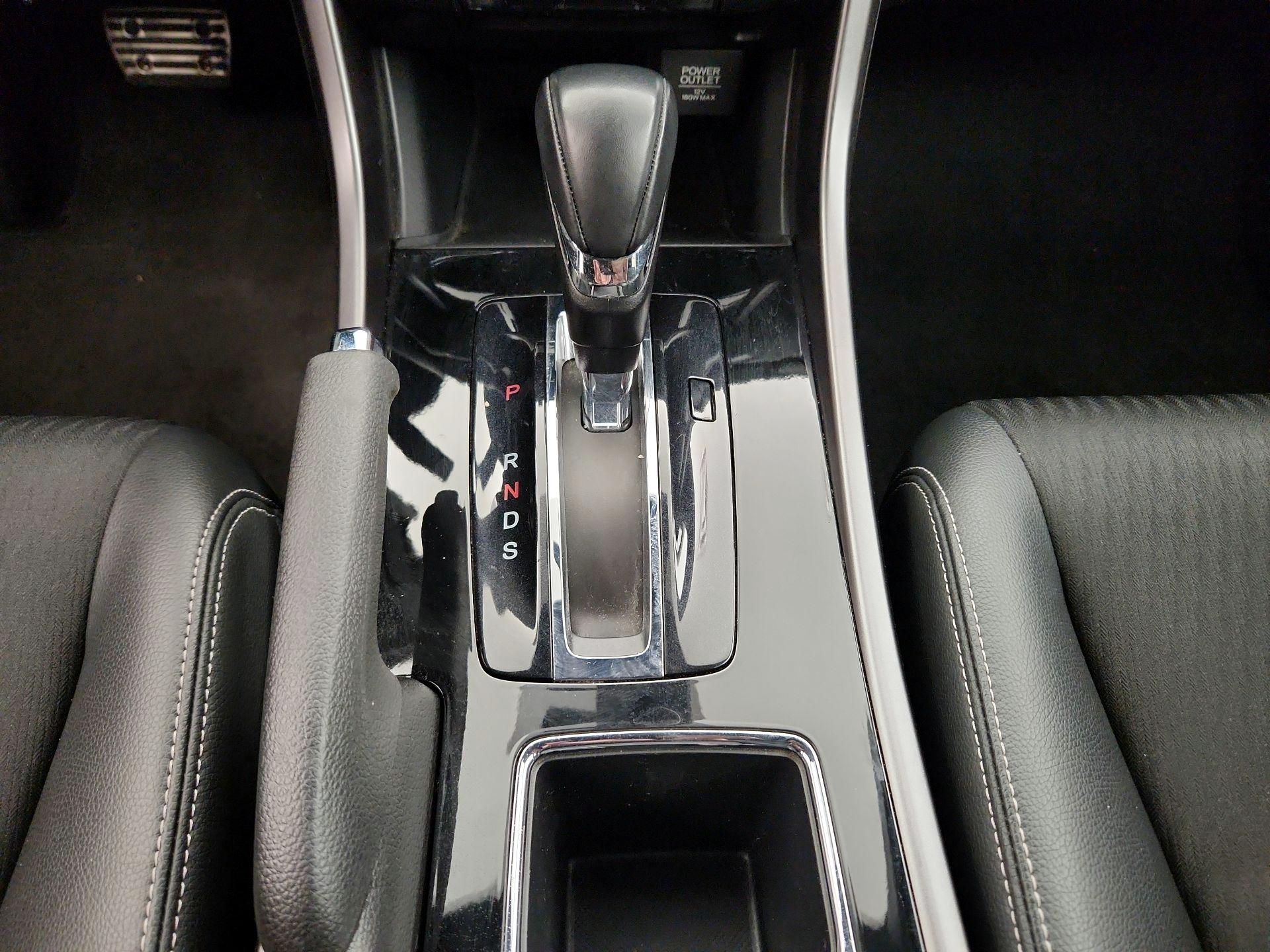 Thumbnail: 2016 Honda Accord - 17