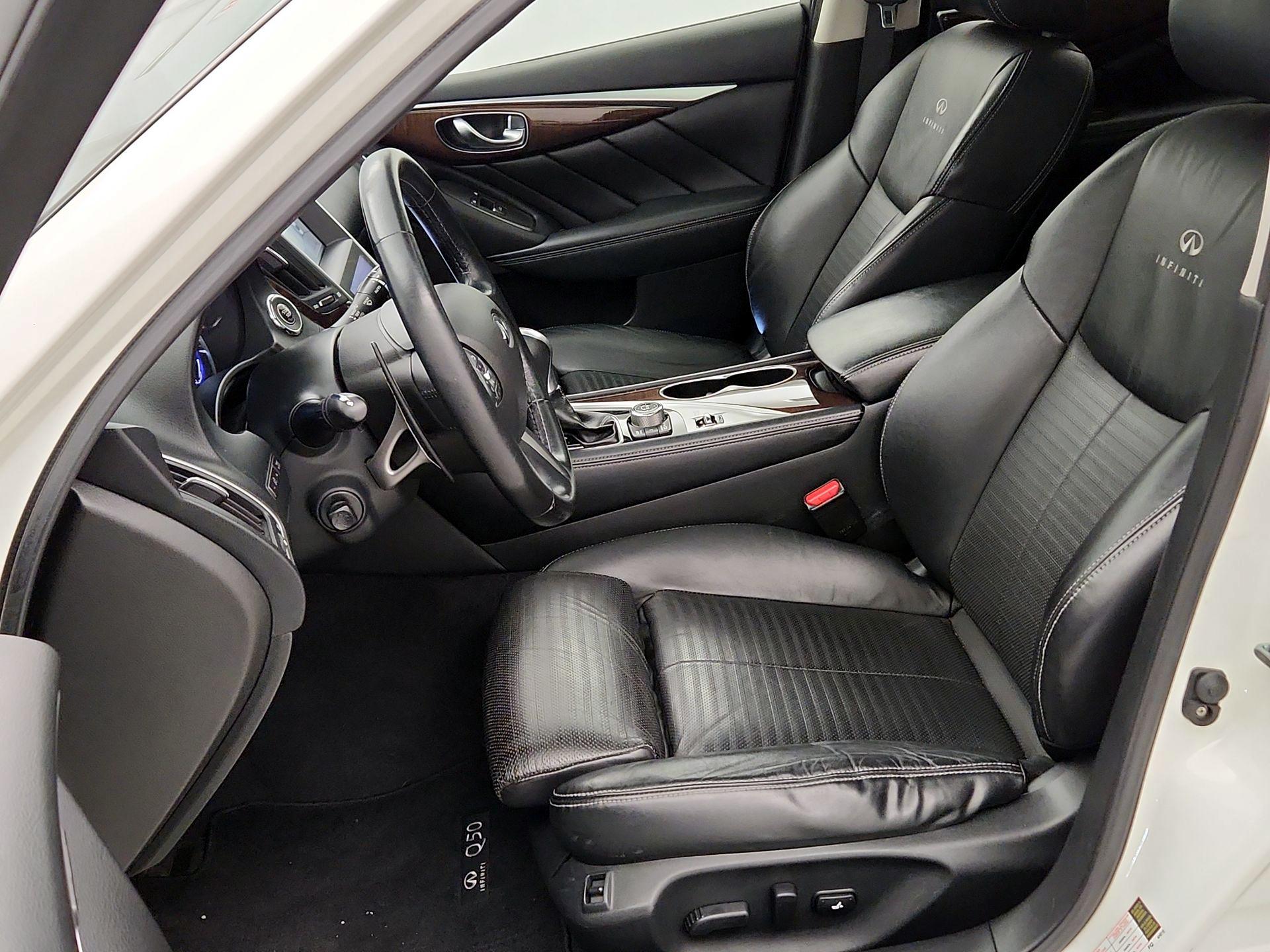 Thumbnail: 2014 INFINITI Q50 - 11