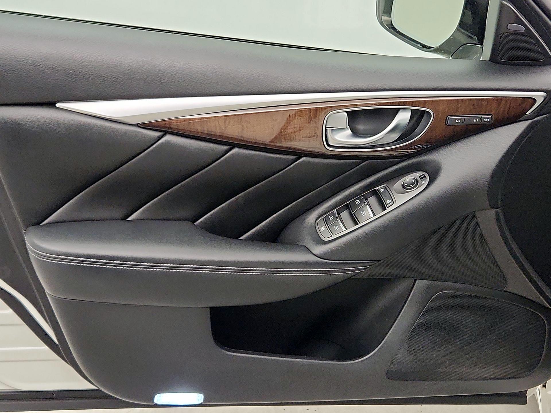 Thumbnail: 2014 INFINITI Q50 - 12
