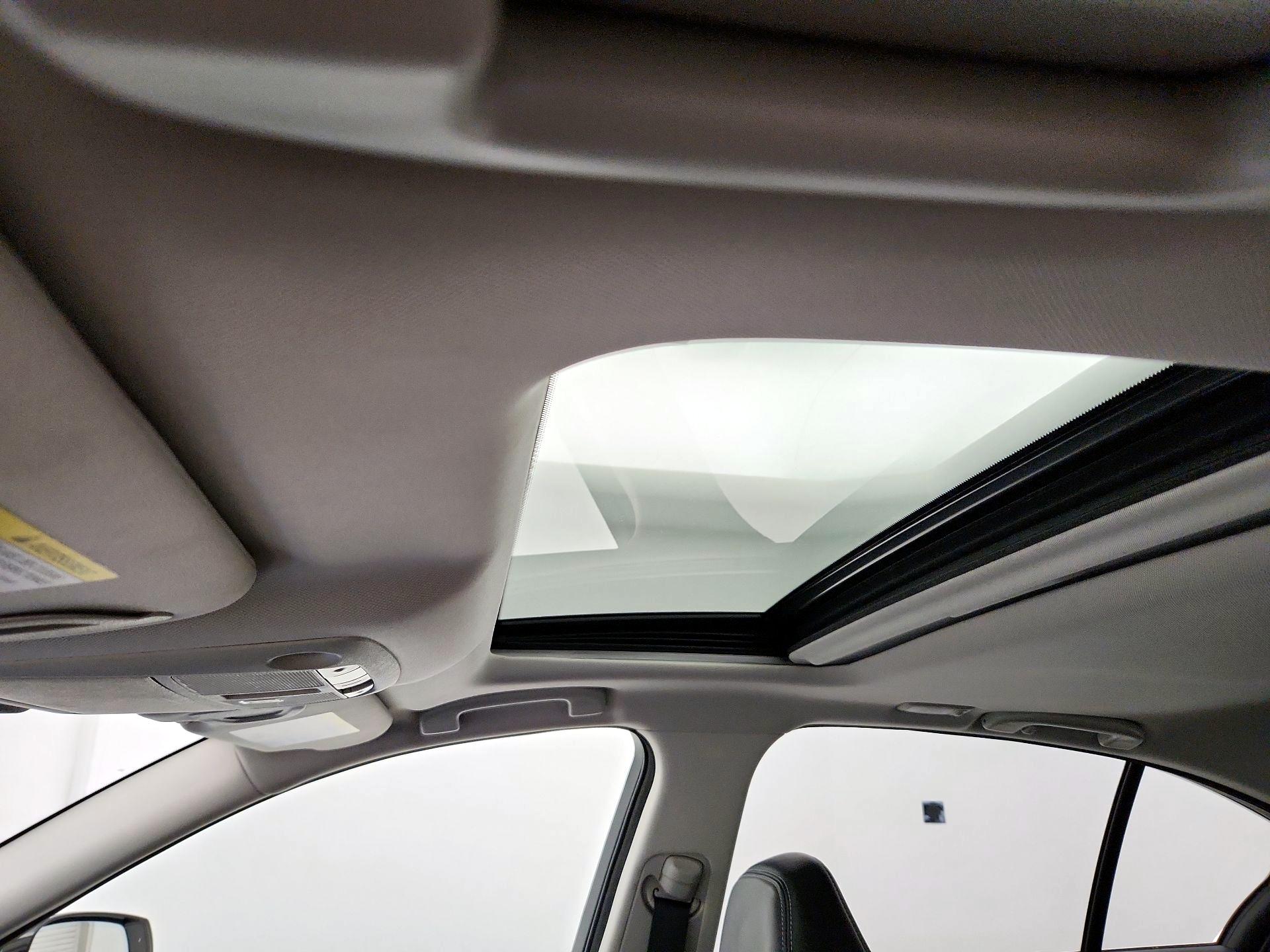 Thumbnail: 2014 INFINITI Q50 - 18