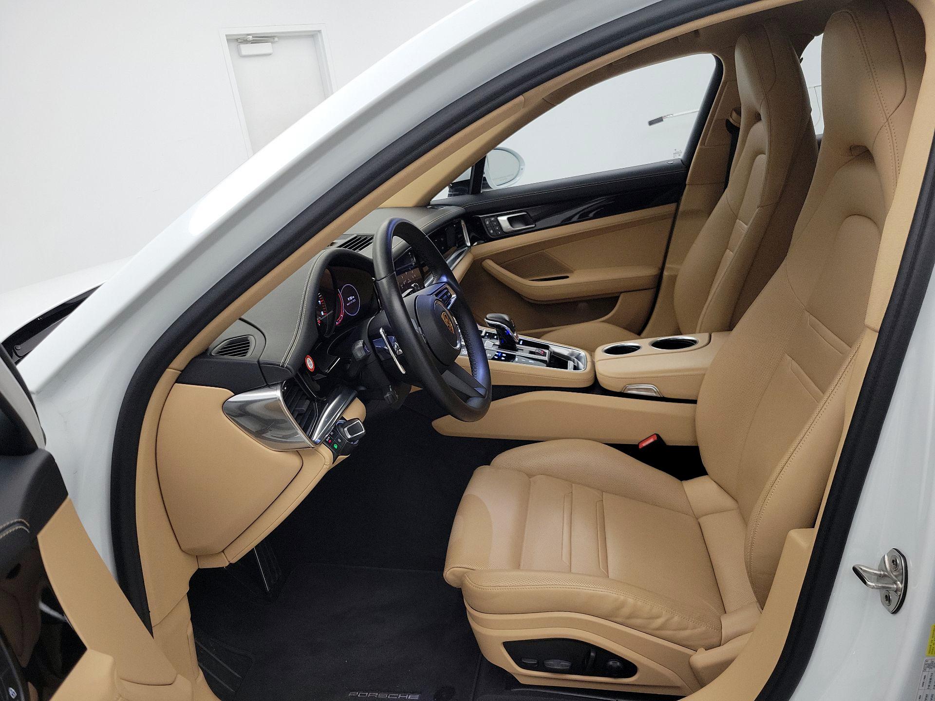 Thumbnail: 2022 Porsche Panamera - 11
