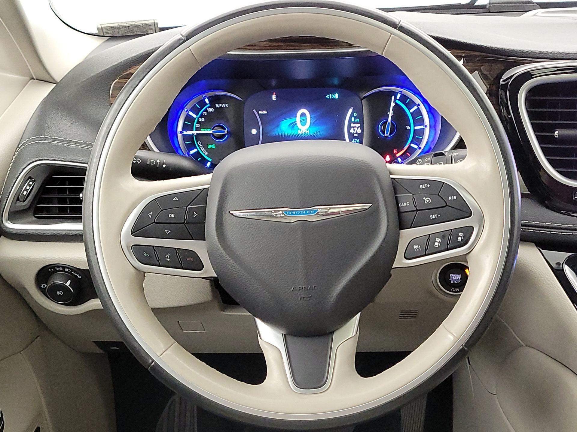 Thumbnail: 2021 Chrysler Pacifica - 10