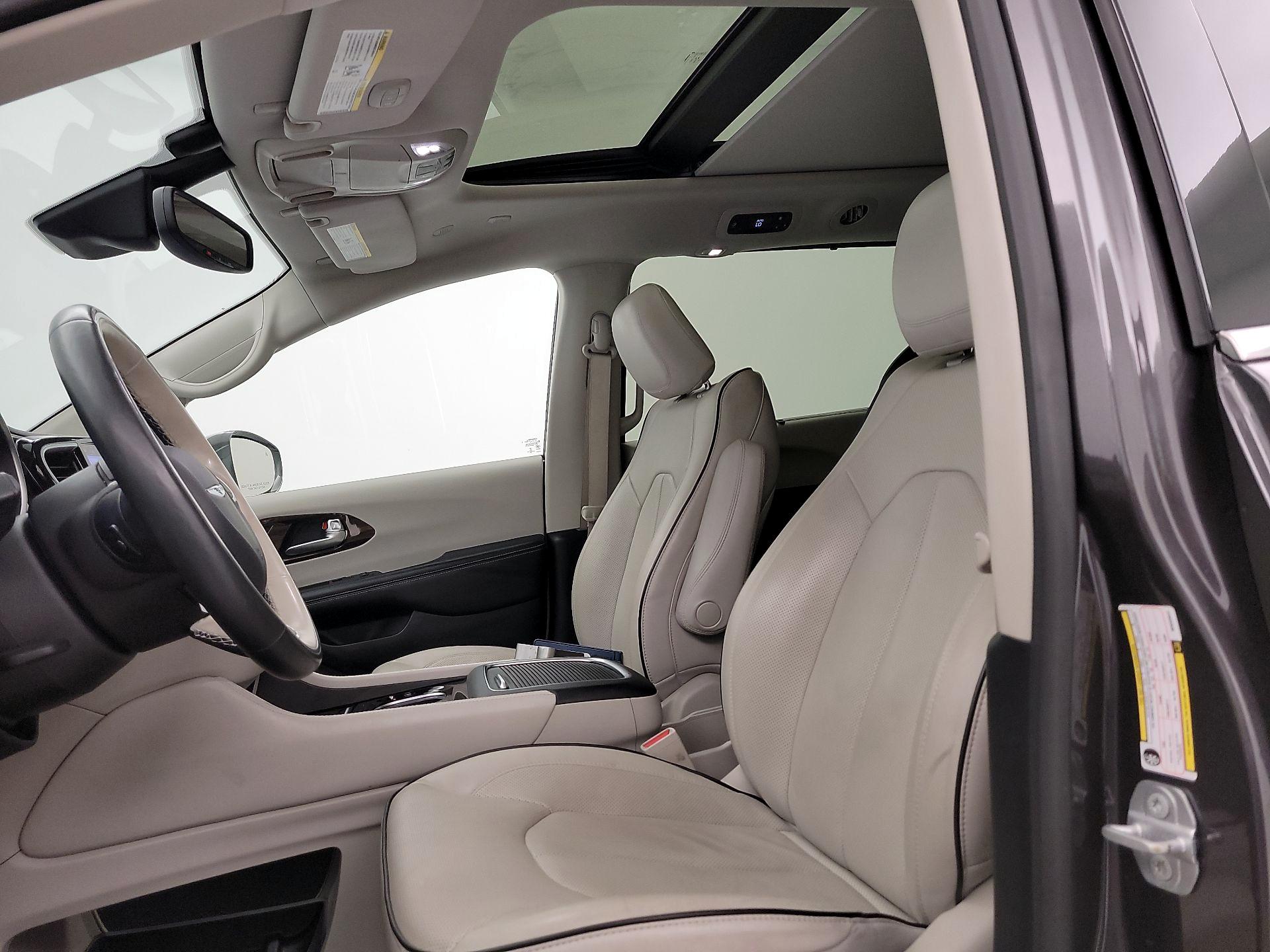 Thumbnail: 2021 Chrysler Pacifica - 20