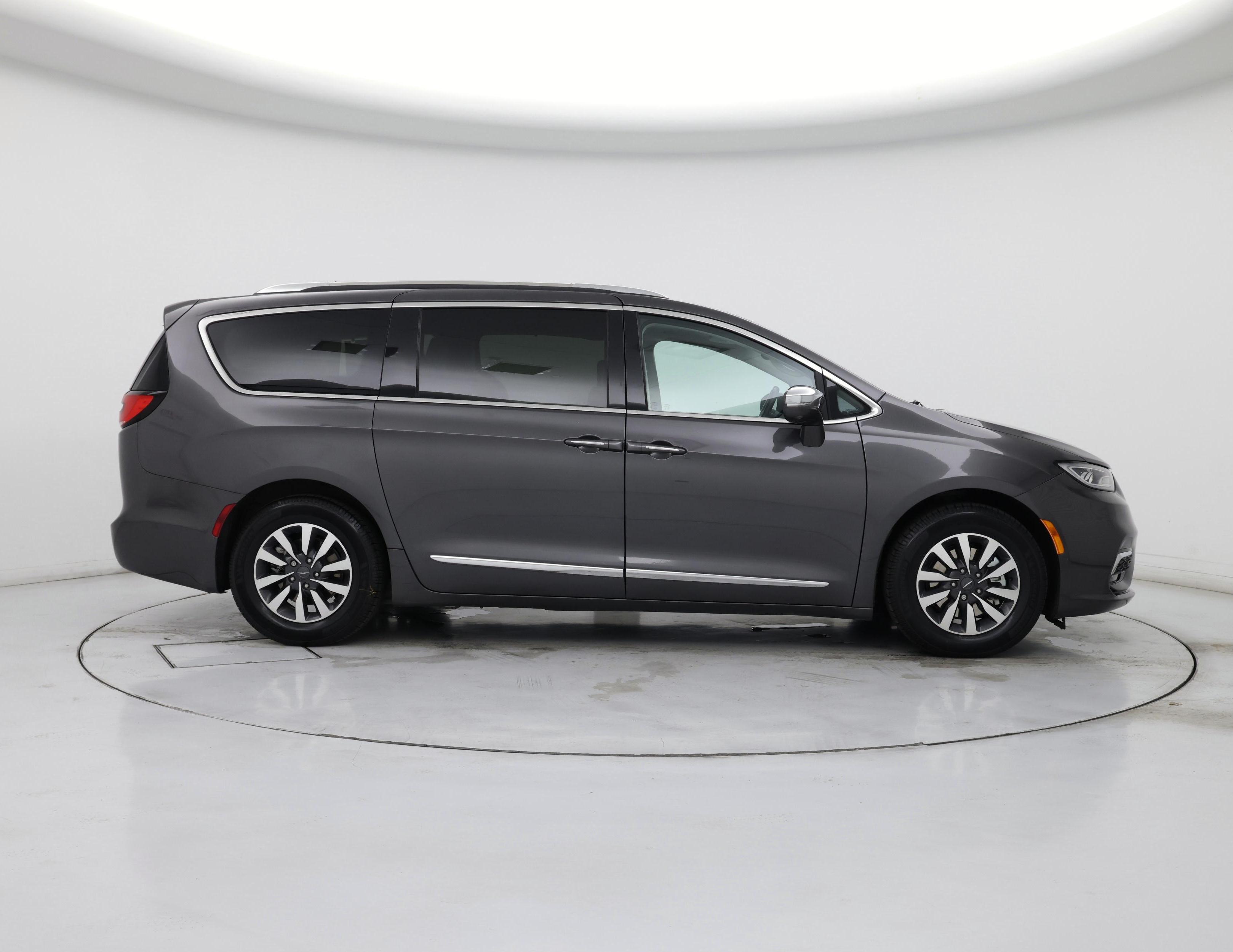 Thumbnail: 2021 Chrysler Pacifica - 7