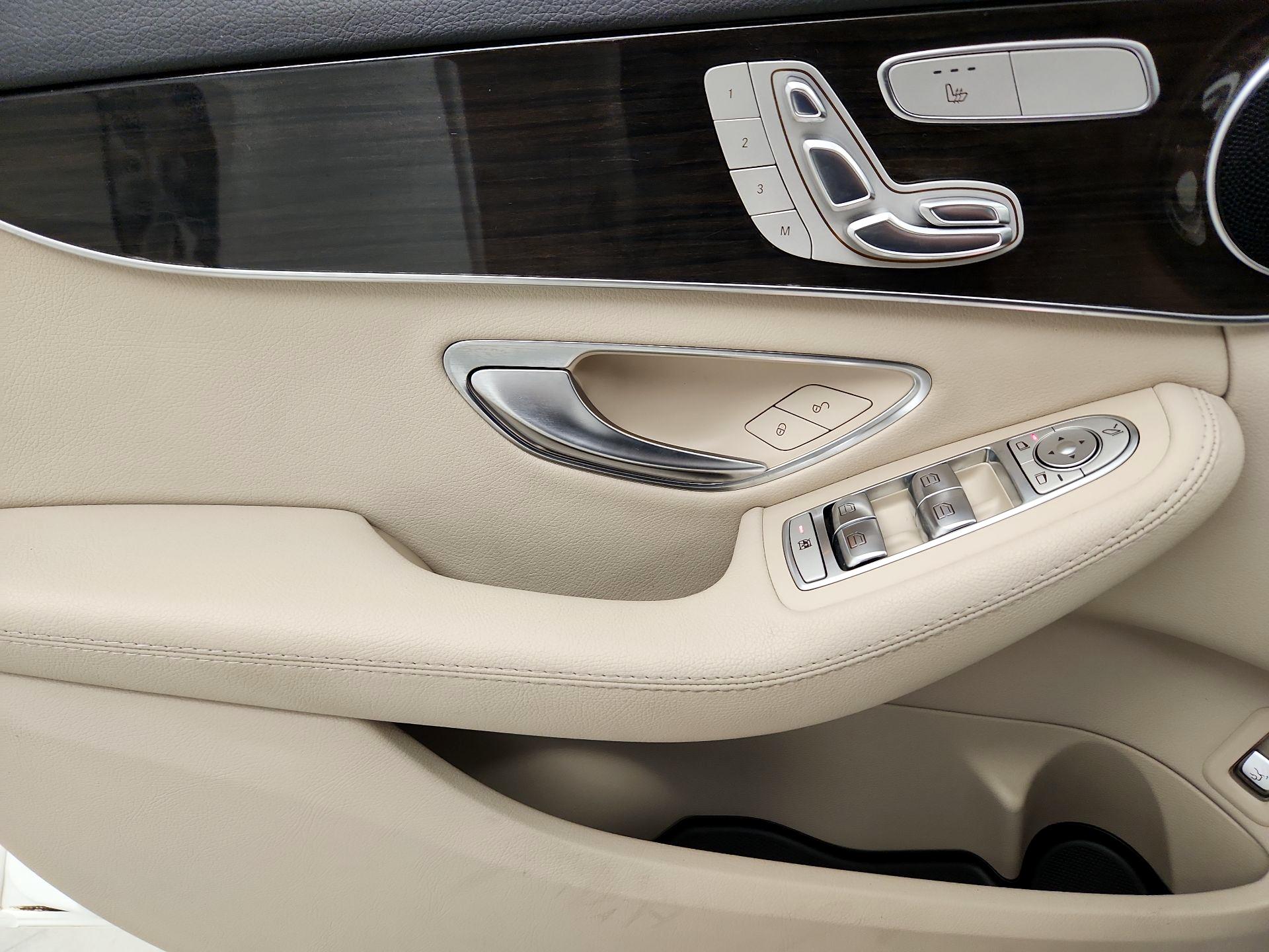 Thumbnail: 2016 Mercedes-Benz C-Class - 12