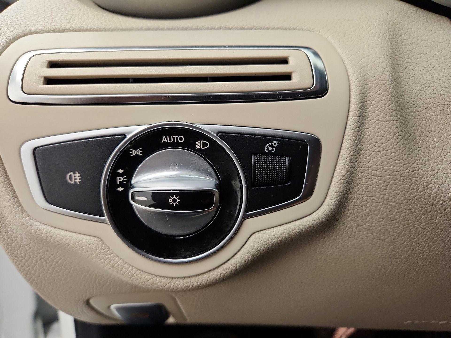 Thumbnail: 2016 Mercedes-Benz C-Class - 13