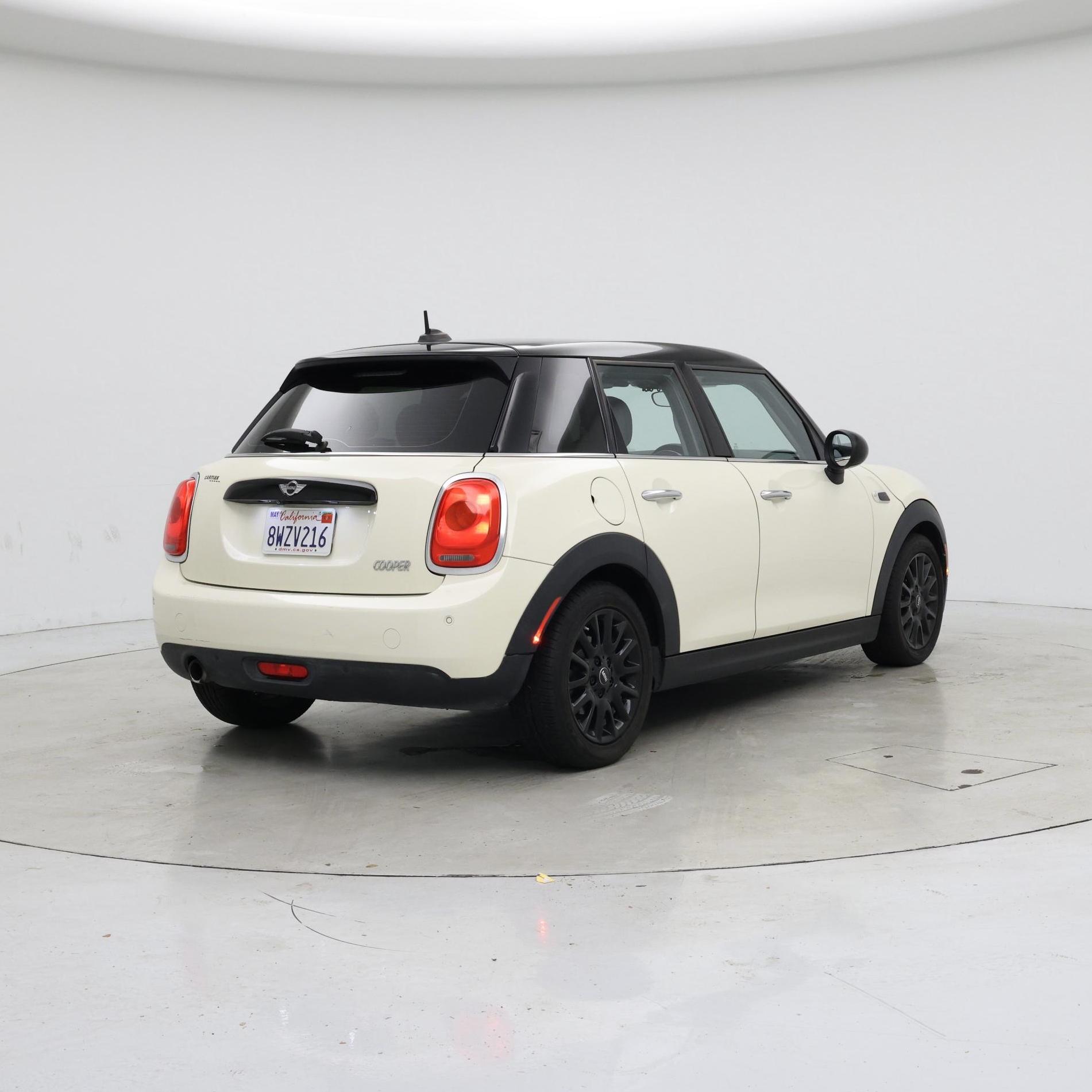 Thumbnail: 2018 MINI Cooper Hardtop - 8