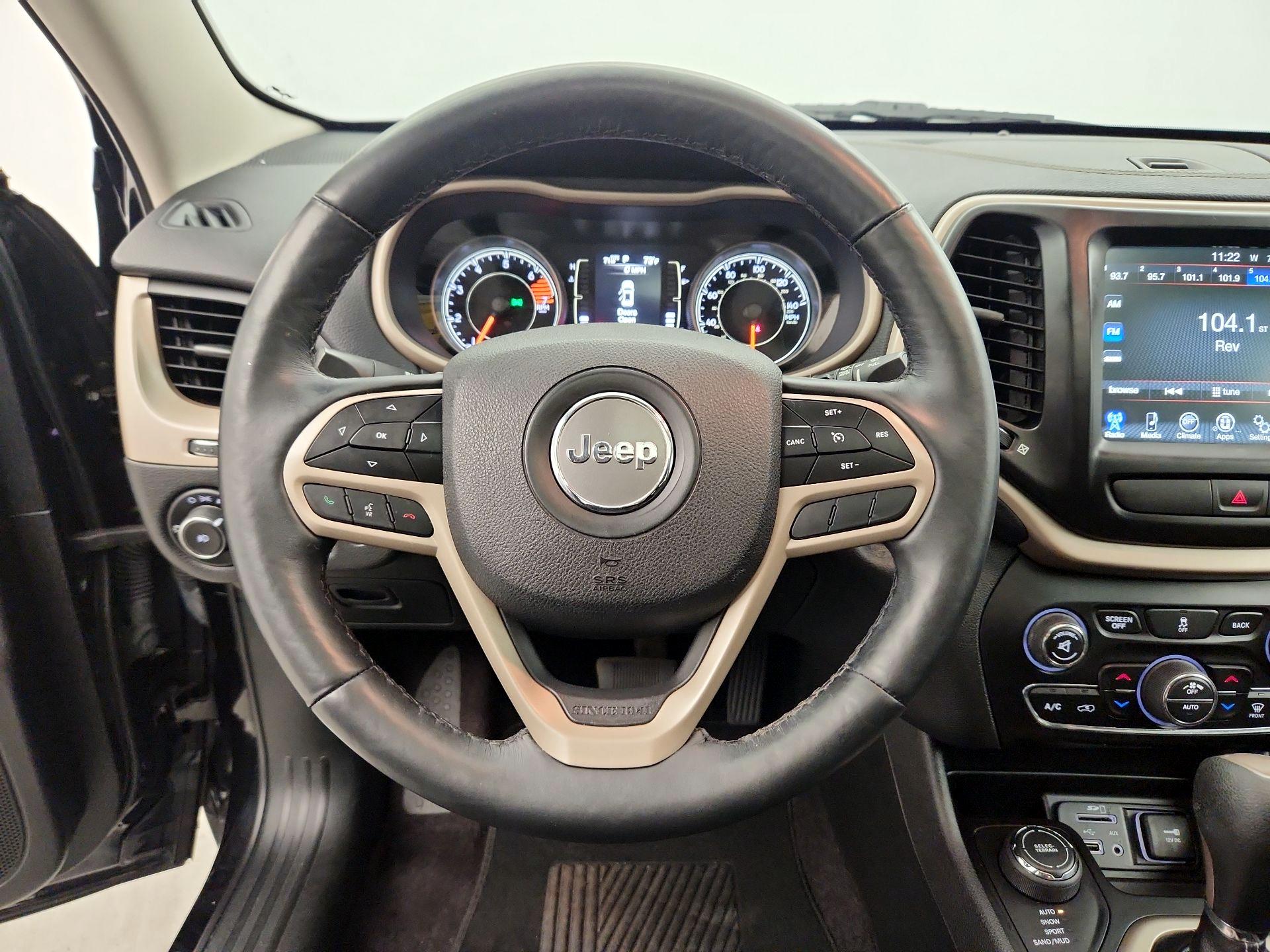 Thumbnail: 2017 Jeep Cherokee - 10