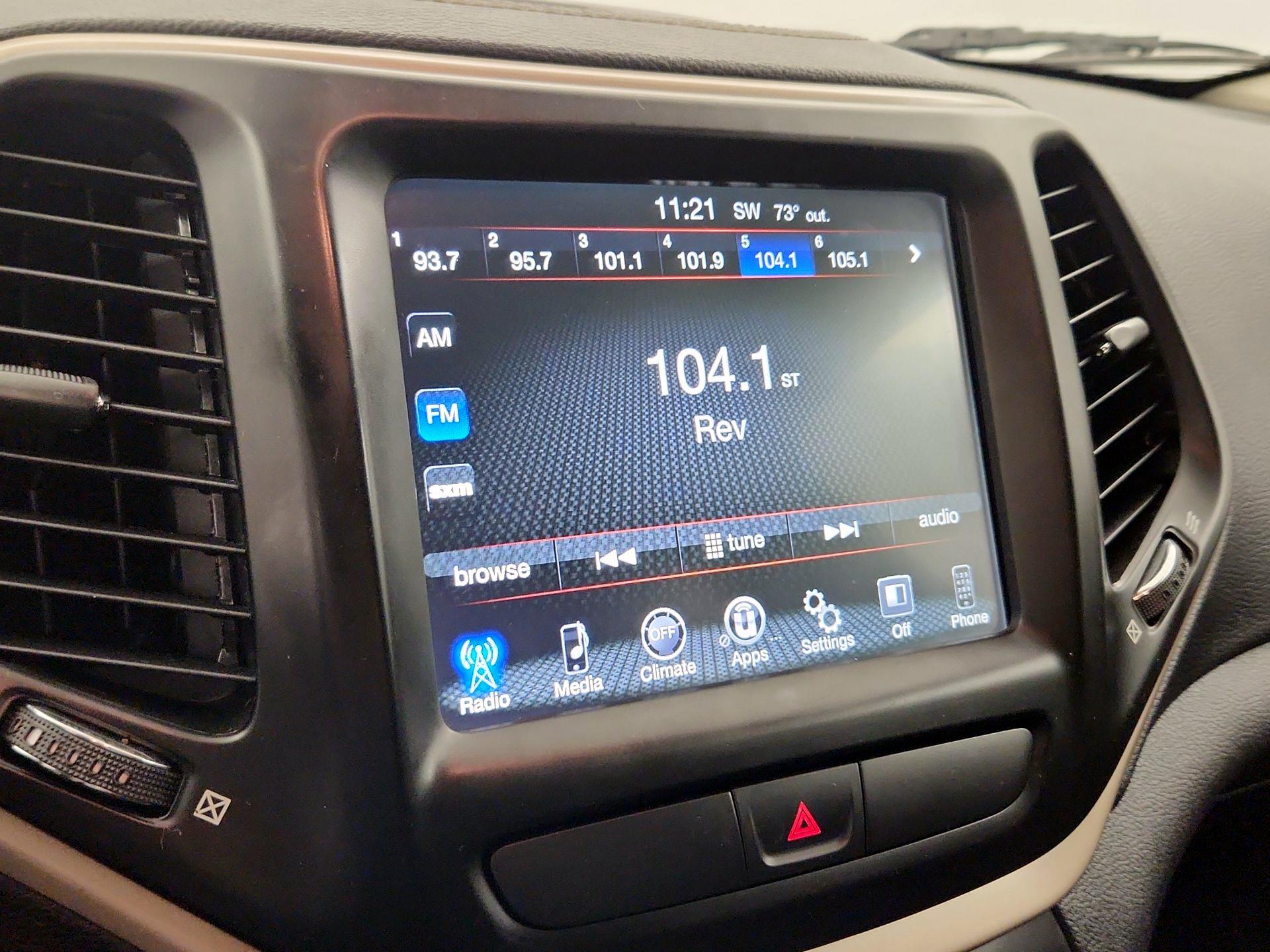 Thumbnail: 2017 Jeep Cherokee - 15