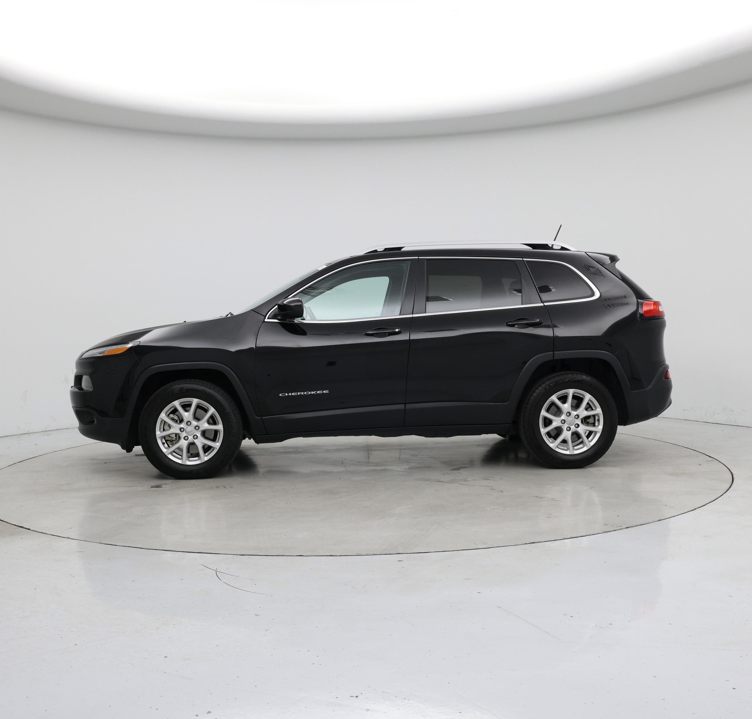 Thumbnail: 2017 Jeep Cherokee - 3