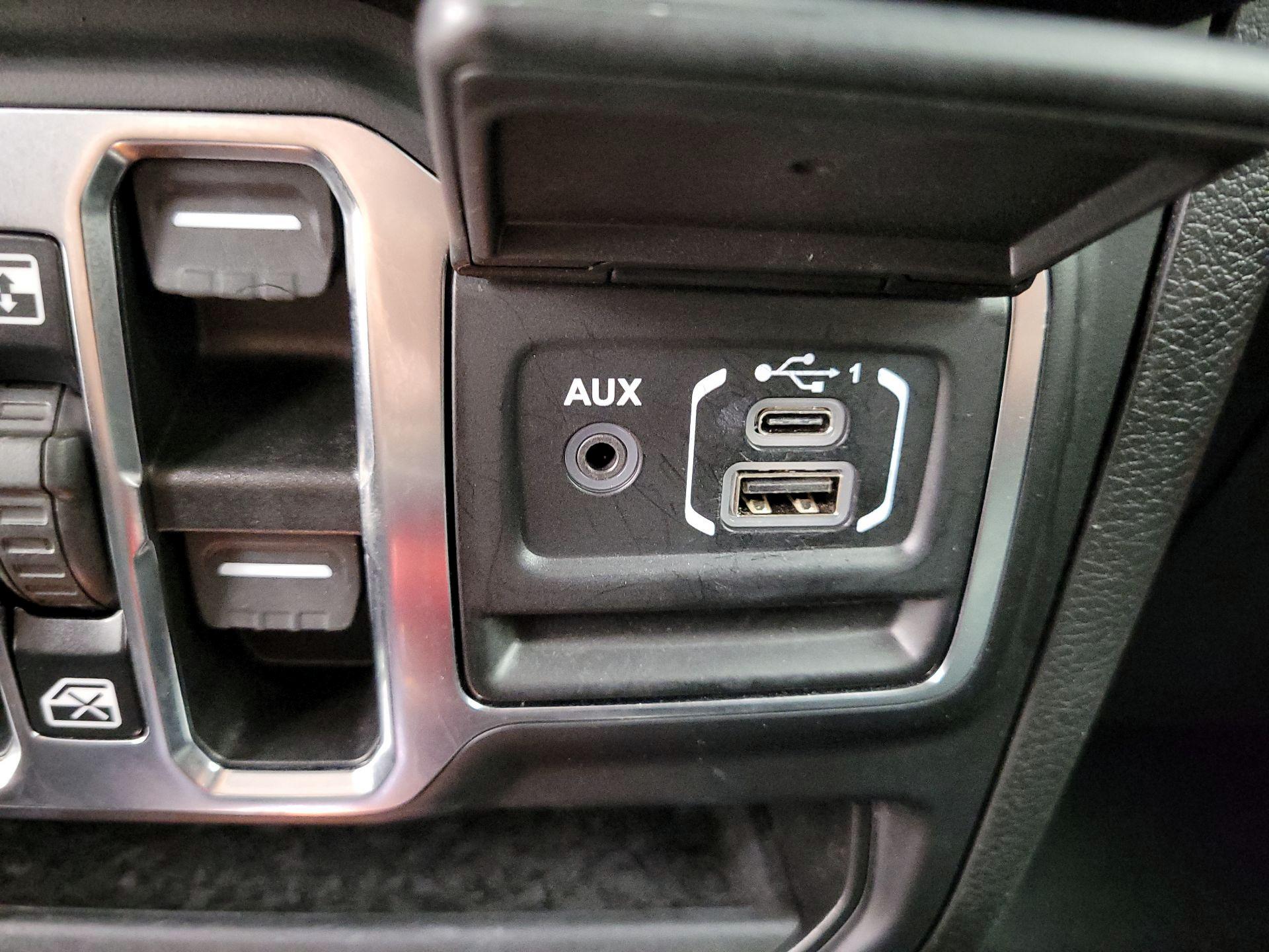 Thumbnail: 2021 Jeep Wrangler - 18