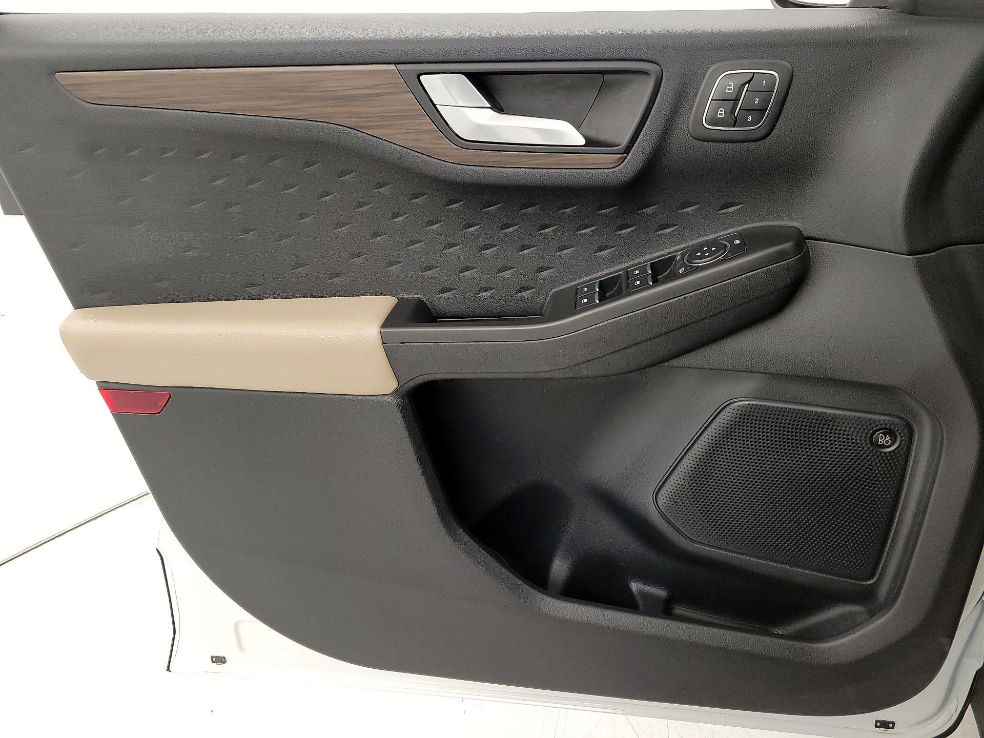 Thumbnail: 2020 Ford Escape - 12