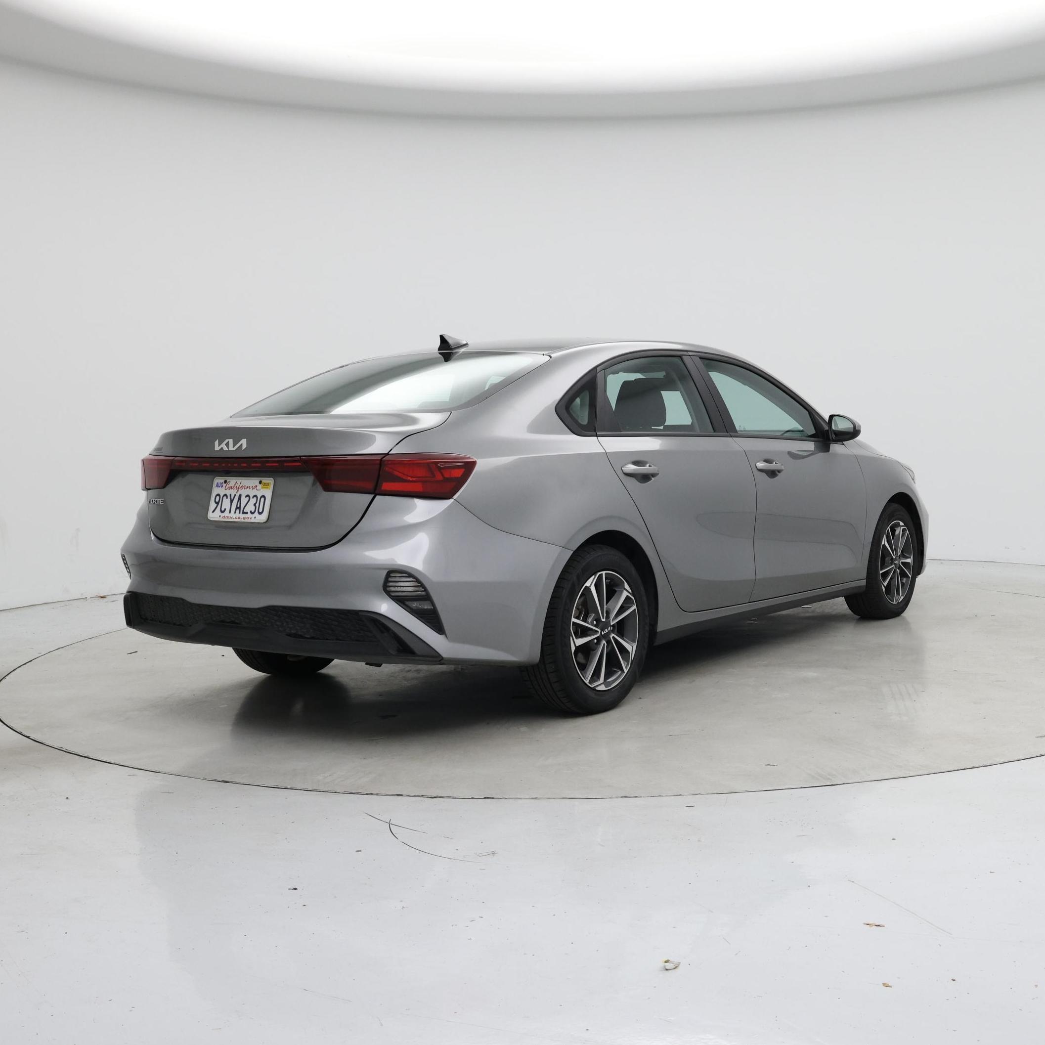 Thumbnail: 2023 Kia Forte - 8