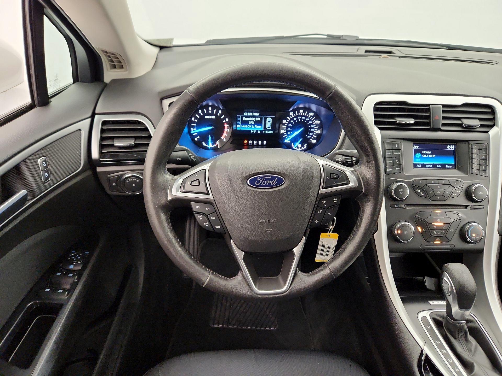 Thumbnail: 2016 Ford Fusion - 10