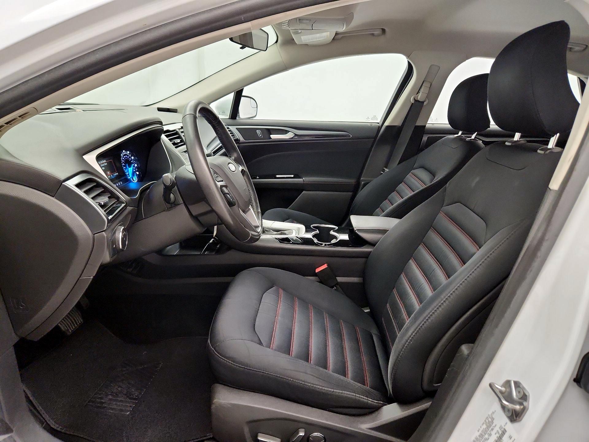 Thumbnail: 2016 Ford Fusion - 11