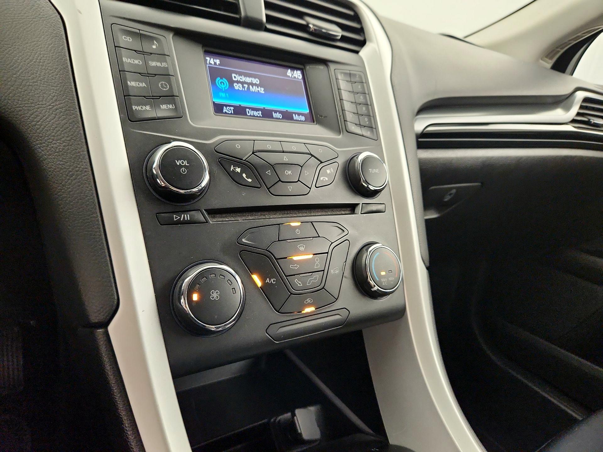 Thumbnail: 2016 Ford Fusion - 16