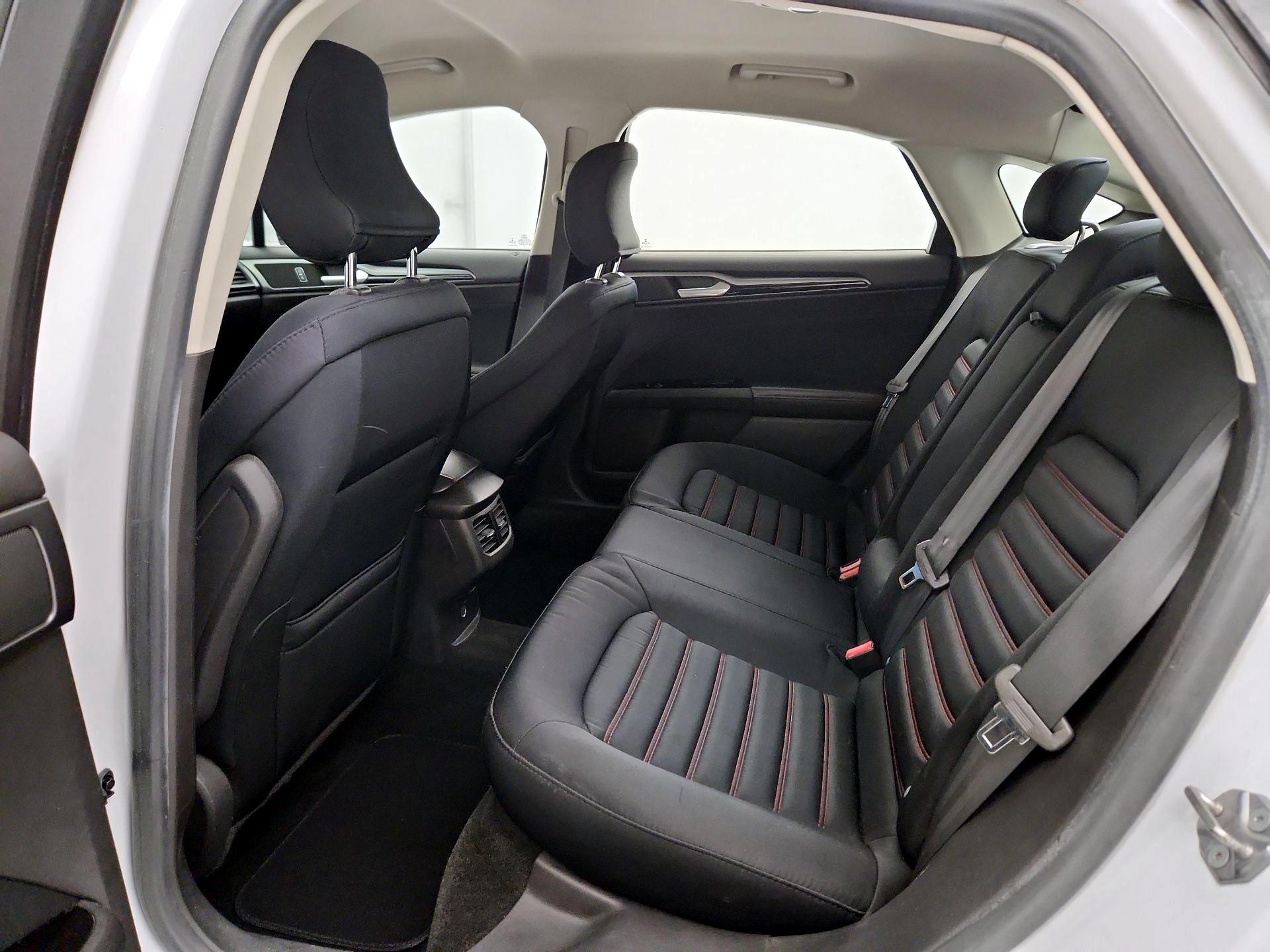 Thumbnail: 2016 Ford Fusion - 19