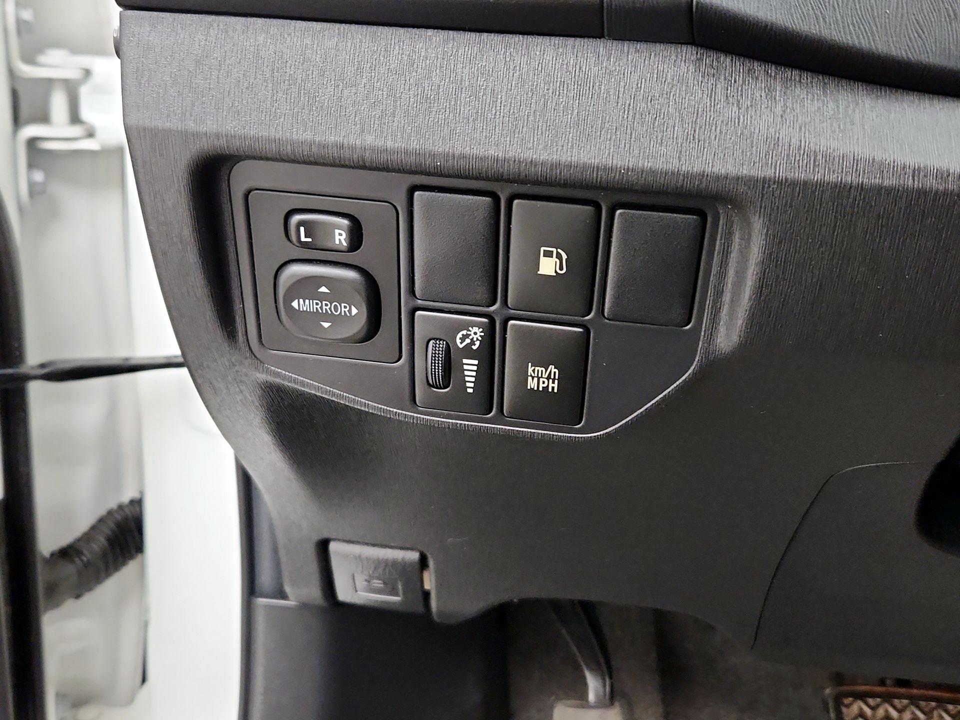 Thumbnail: 2014 Toyota Prius - 13