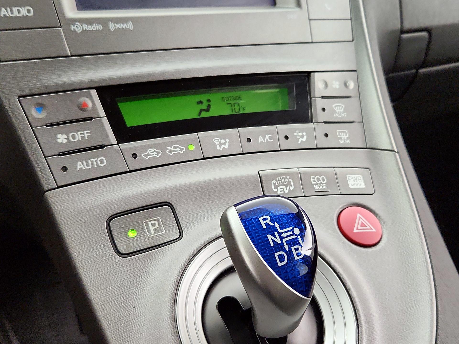 Thumbnail: 2014 Toyota Prius - 16