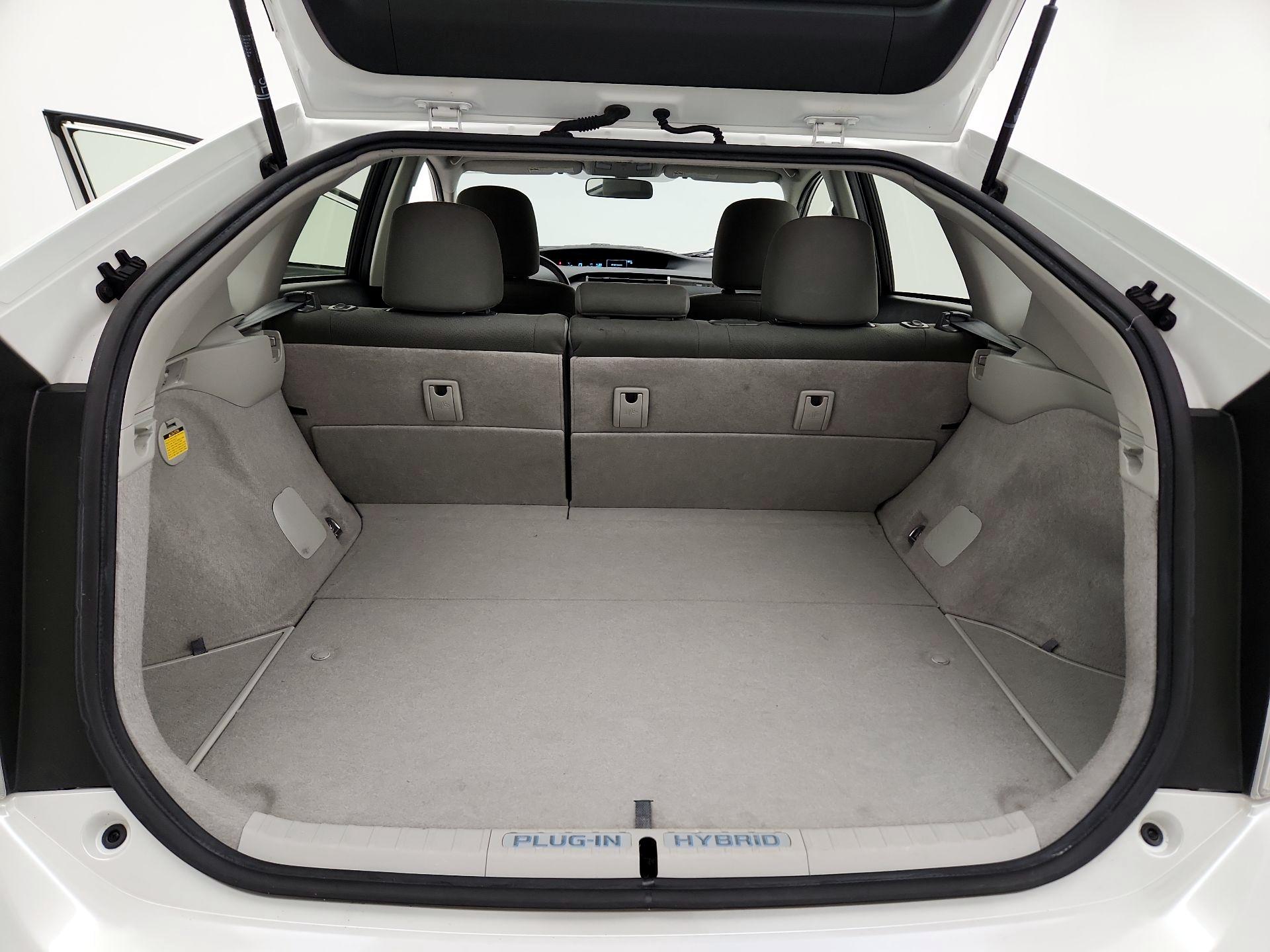Thumbnail: 2014 Toyota Prius - 20