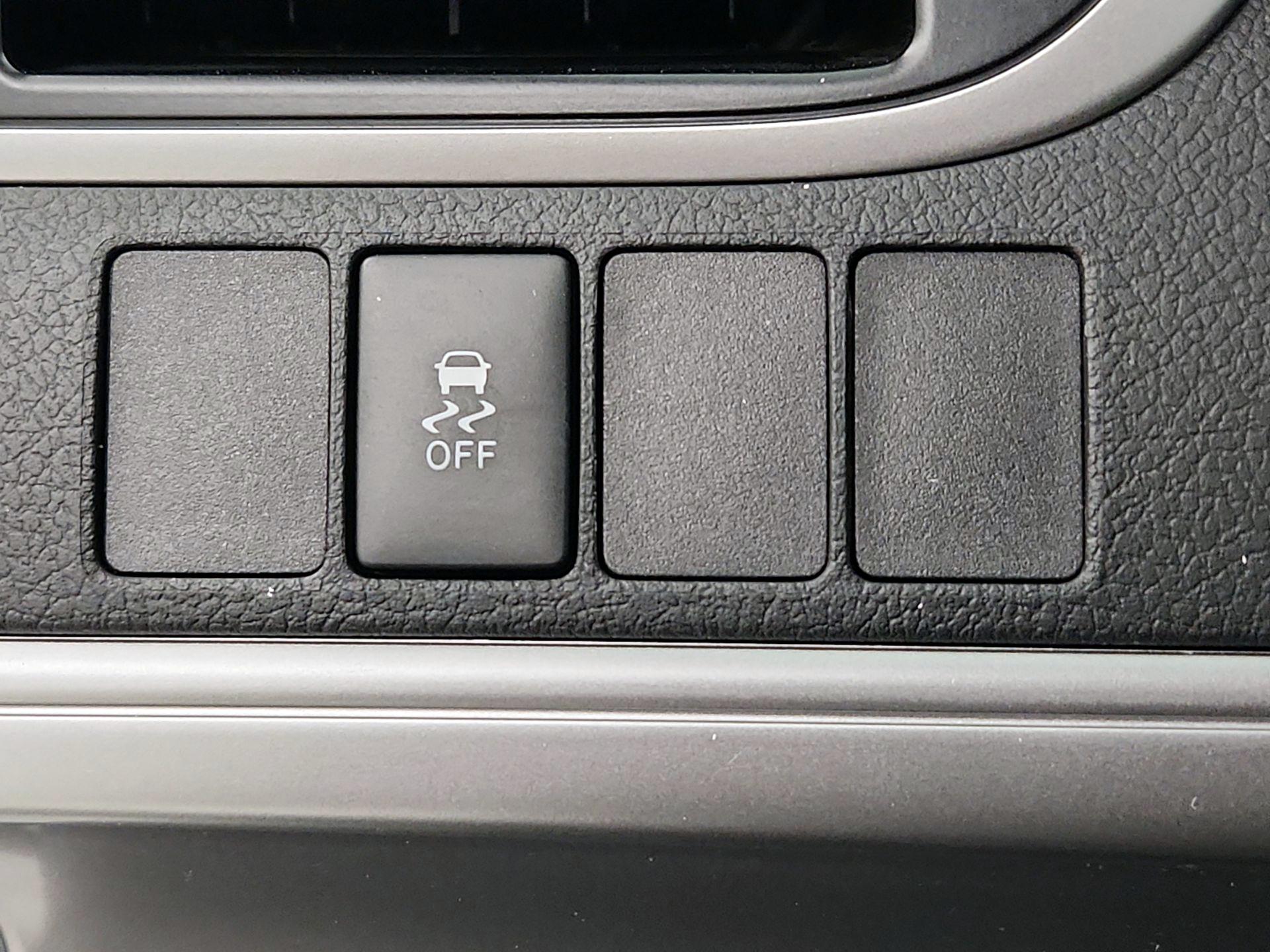 Thumbnail: 2014 Toyota Camry - 13