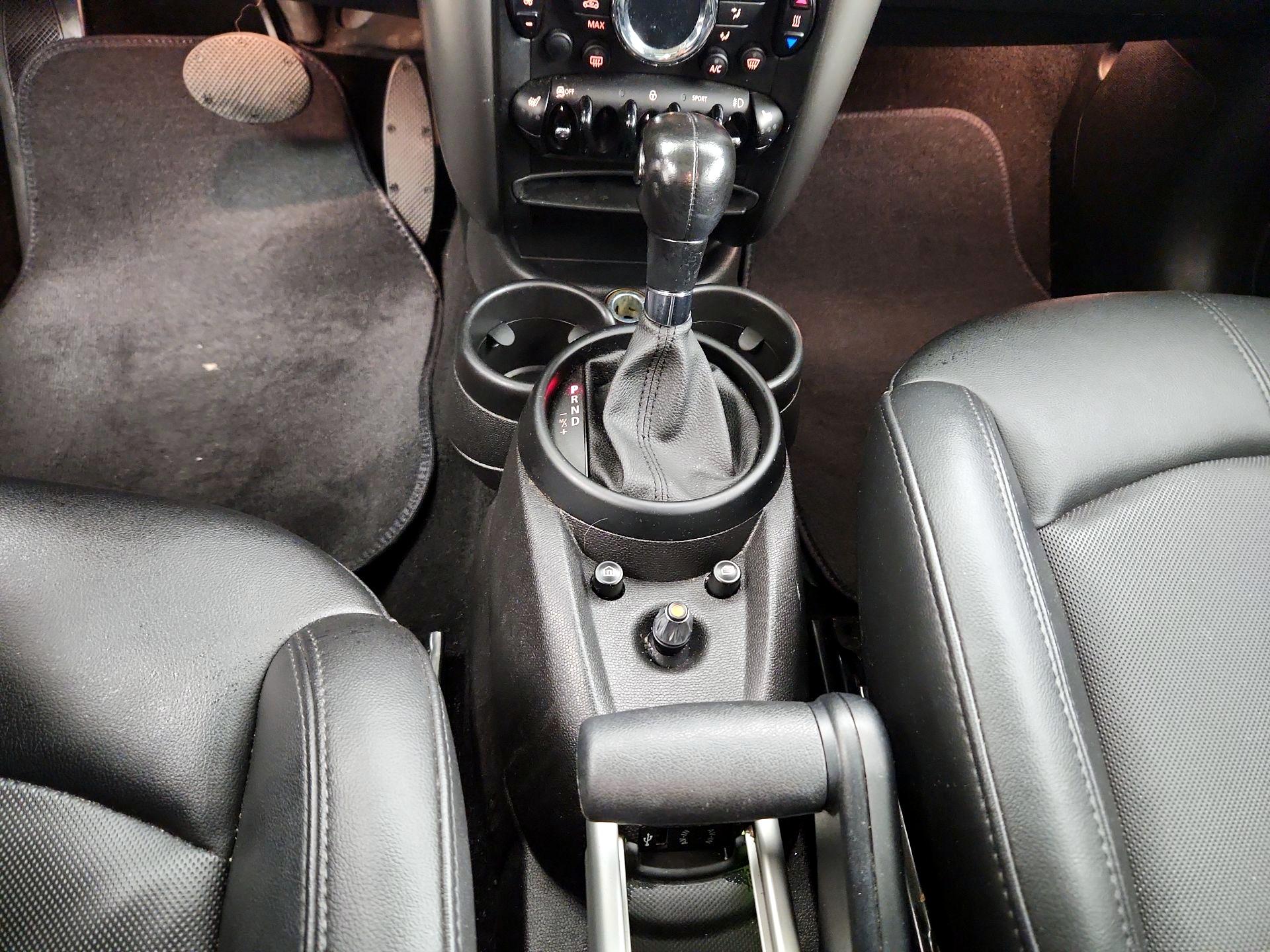 Thumbnail: 2016 MINI Cooper Countryman - 16