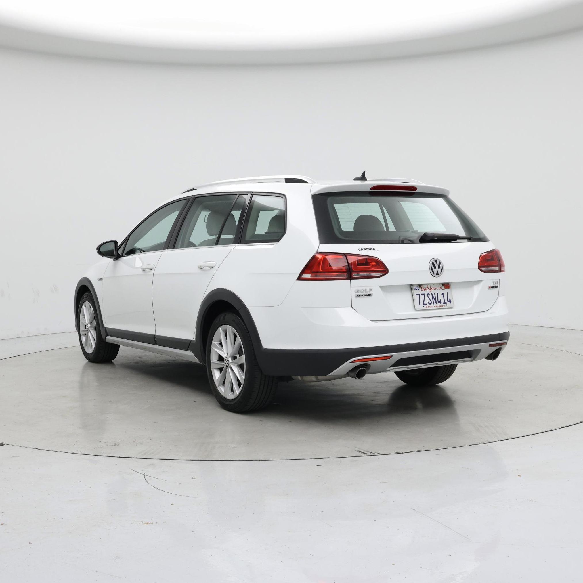 Thumbnail: 2017 Volkswagen Golf - 2