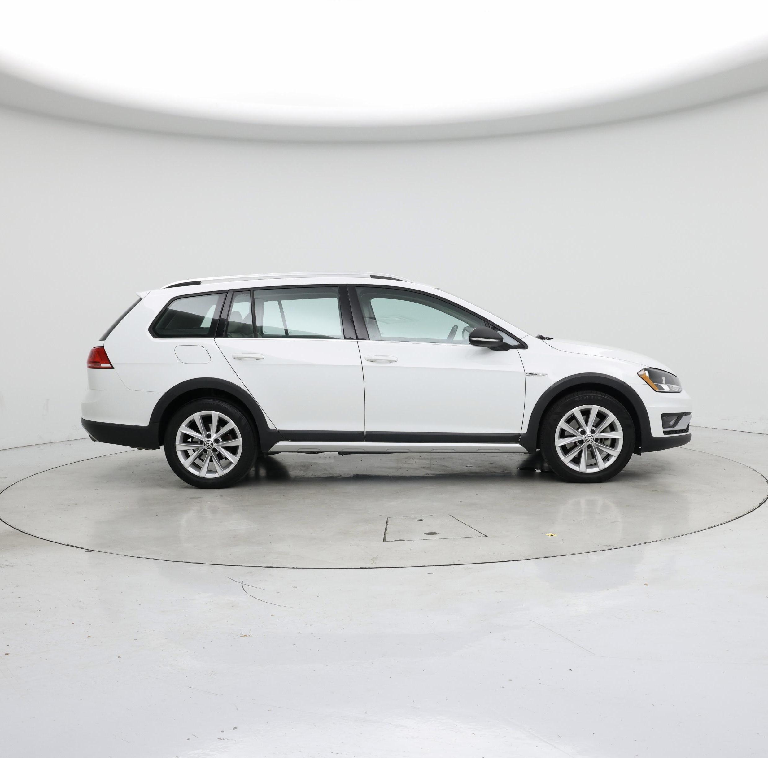 Thumbnail: 2017 Volkswagen Golf - 7