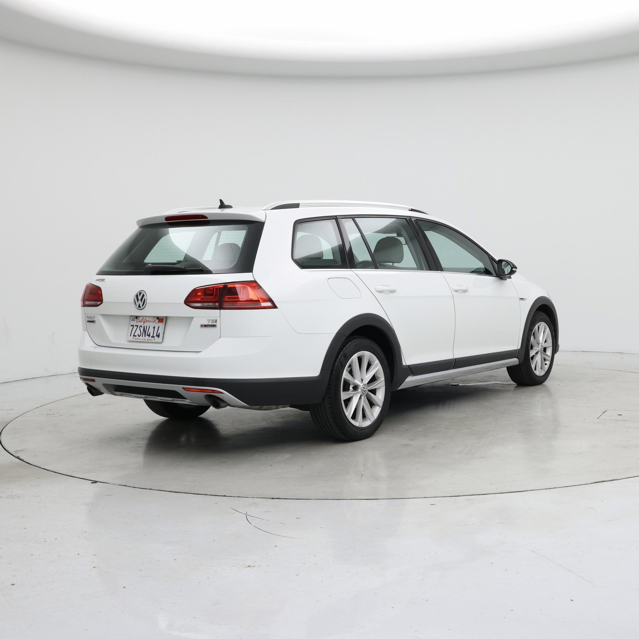 Thumbnail: 2017 Volkswagen Golf - 8