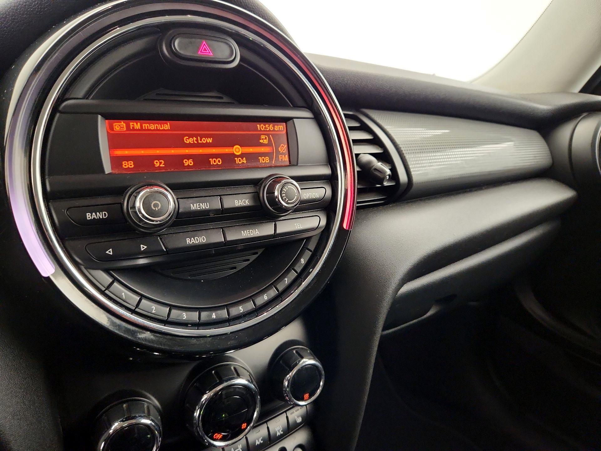 Thumbnail: 2015 MINI Cooper Hardtop - 14