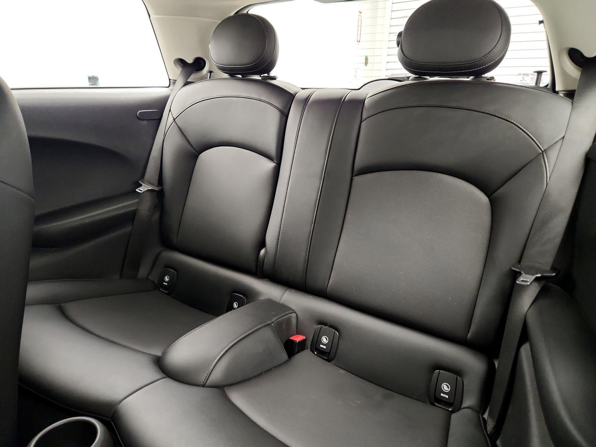 Thumbnail: 2015 MINI Cooper Hardtop - 18