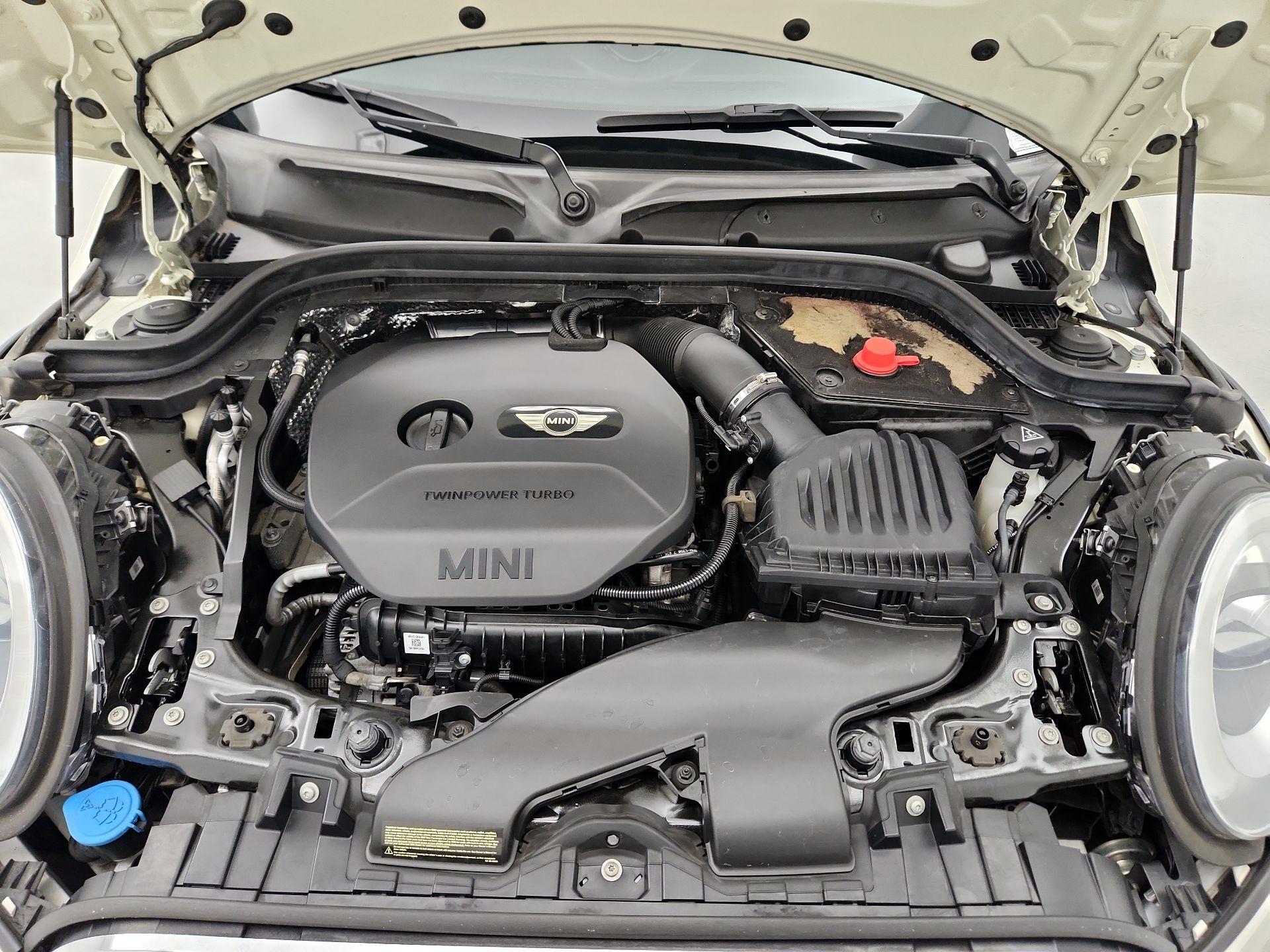 Thumbnail: 2015 MINI Cooper Hardtop - 20