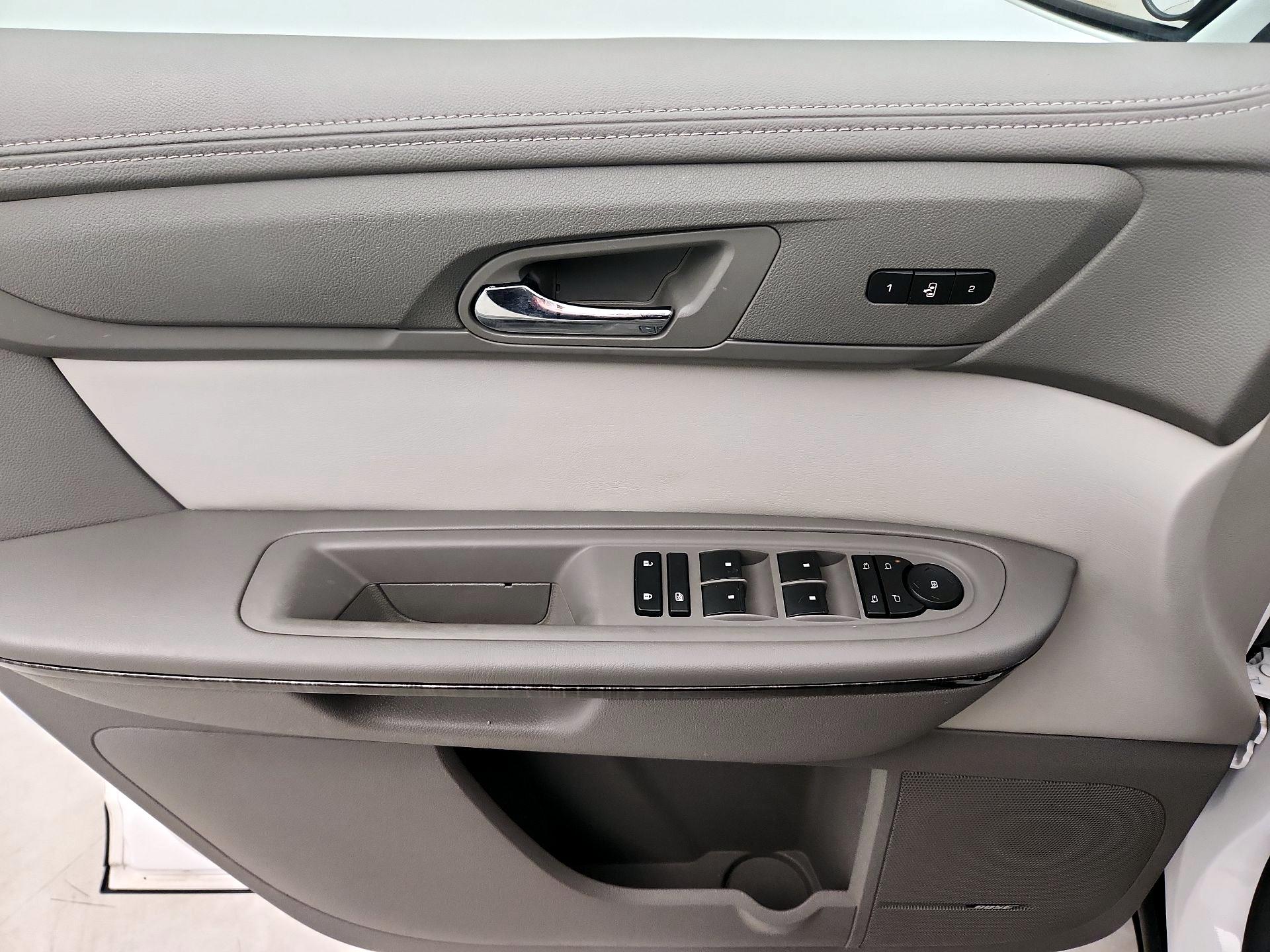 Thumbnail: 2017 GMC Acadia - 12