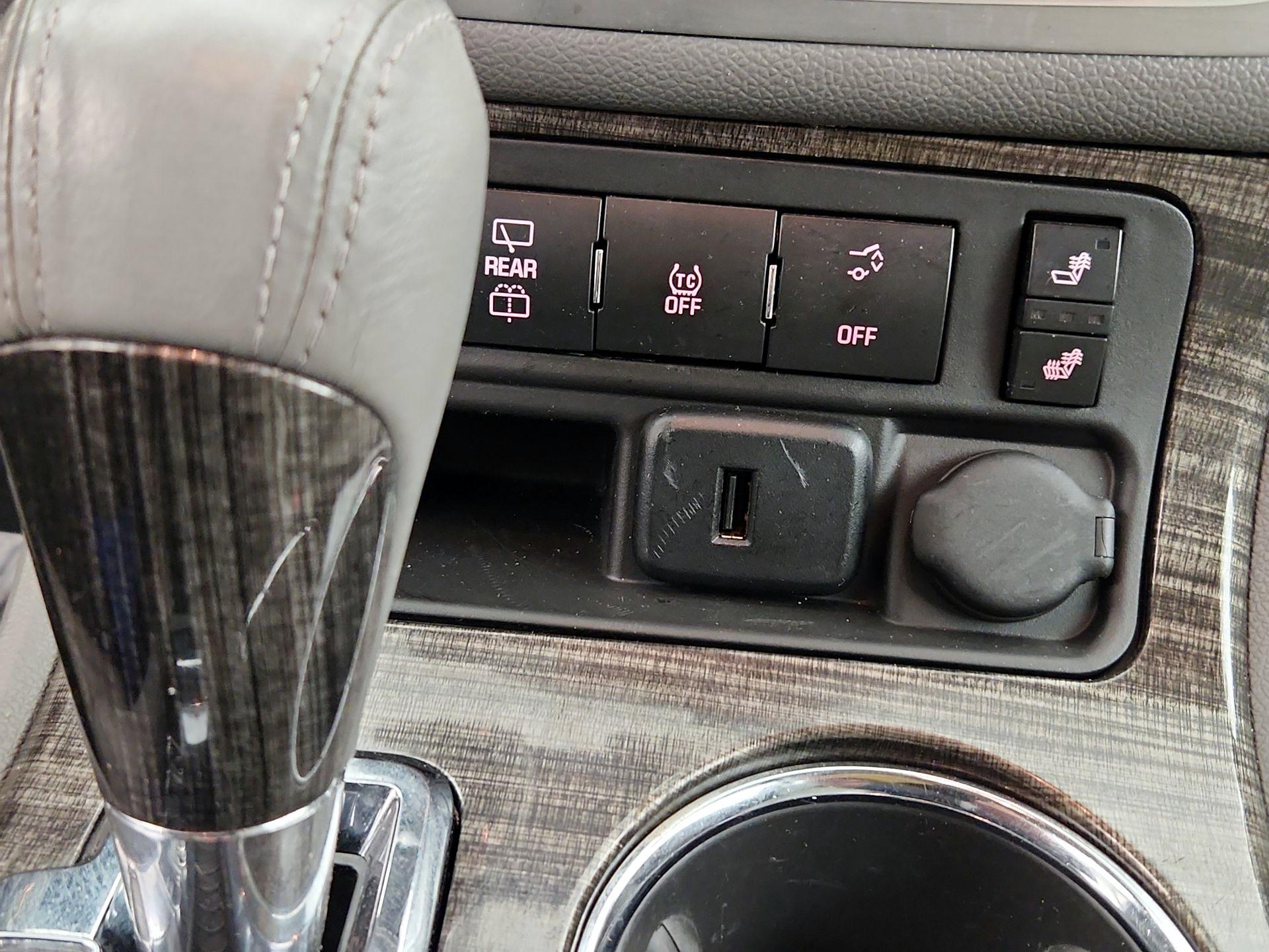 Thumbnail: 2017 GMC Acadia - 19