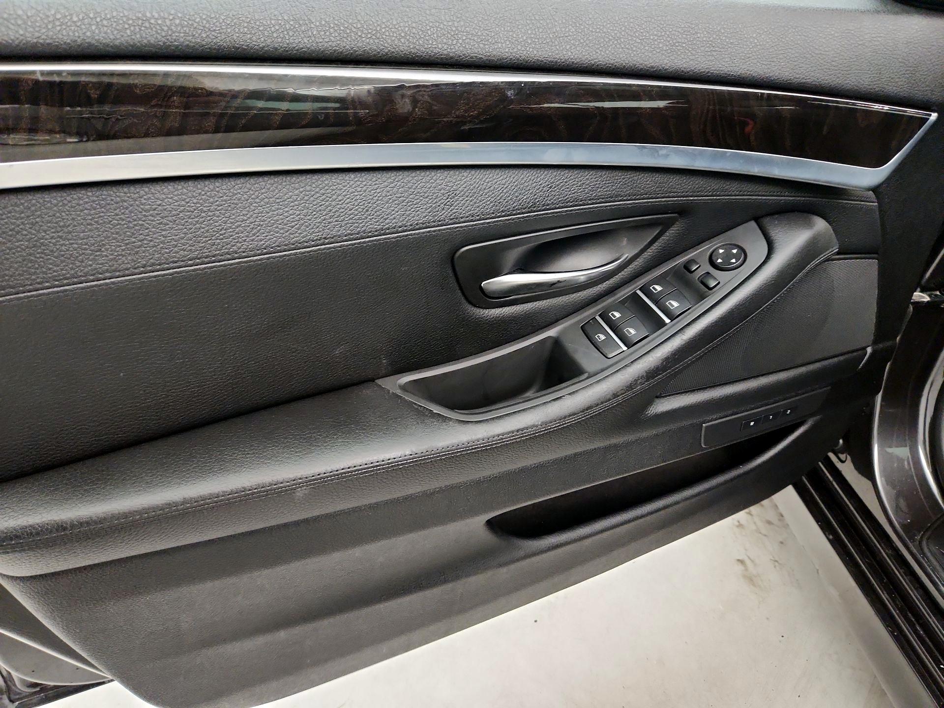 Thumbnail: 2014 BMW 5 Series - 12