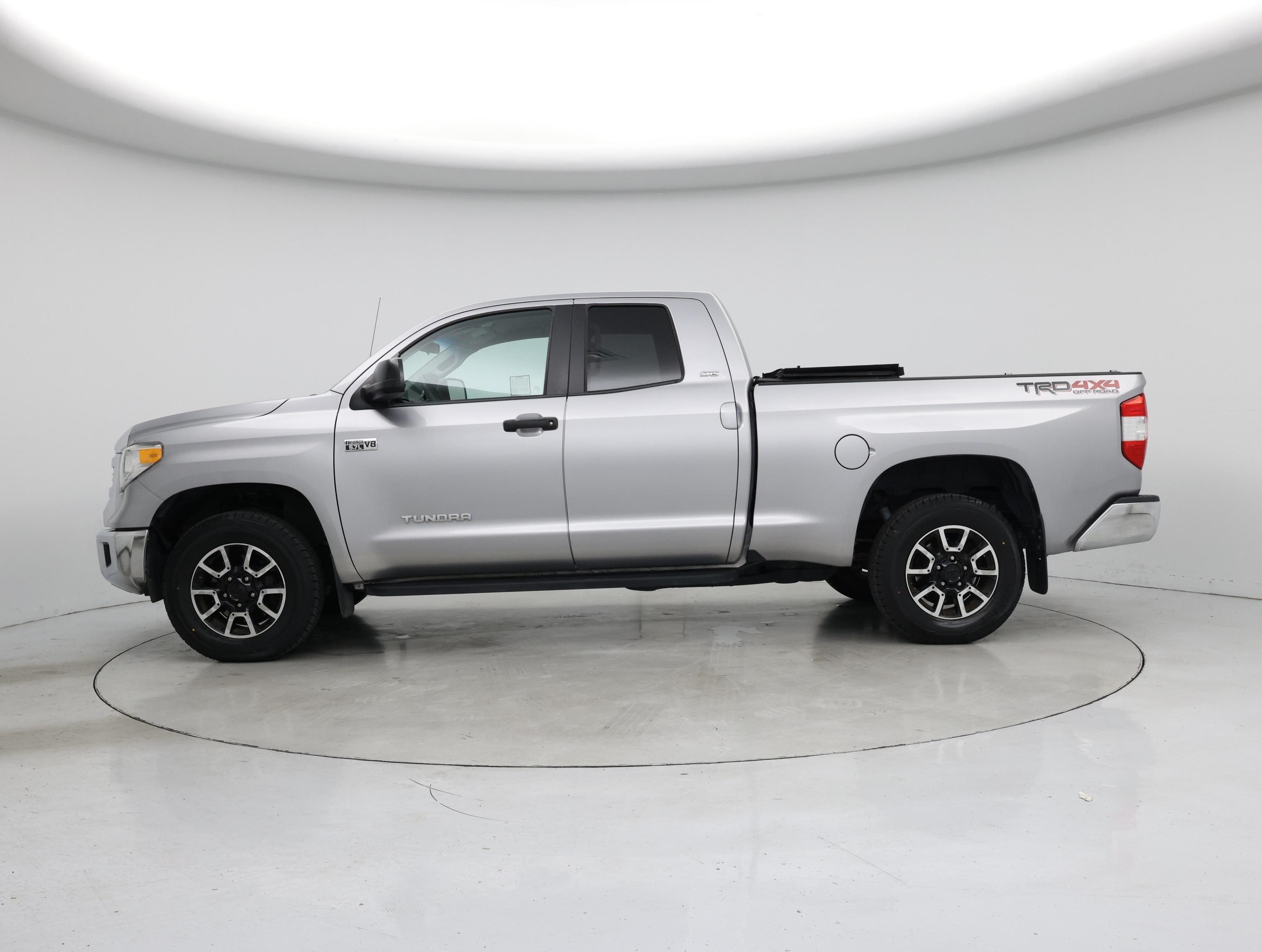 Thumbnail: 2017 Toyota Tundra - 3