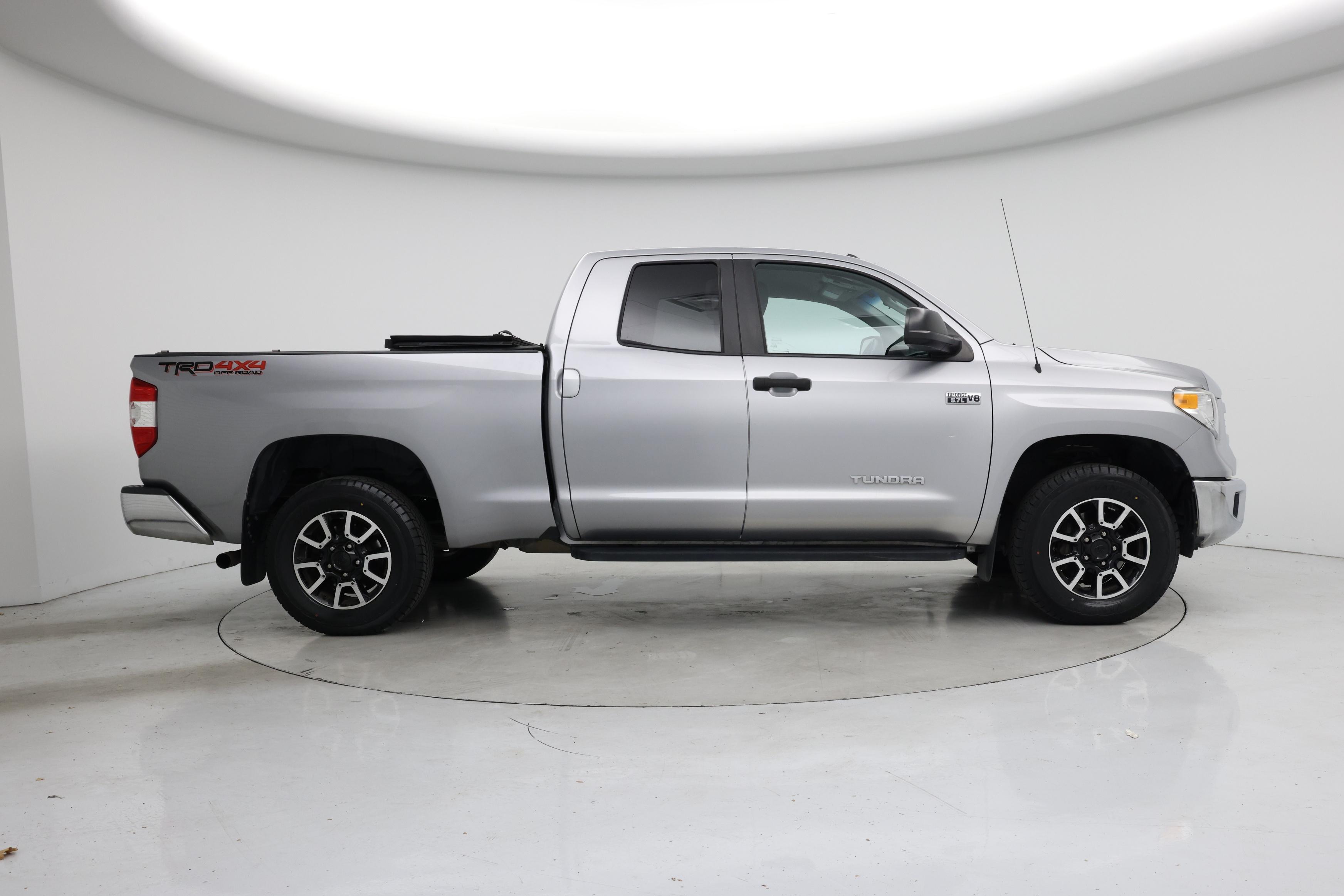 Thumbnail: 2017 Toyota Tundra - 7