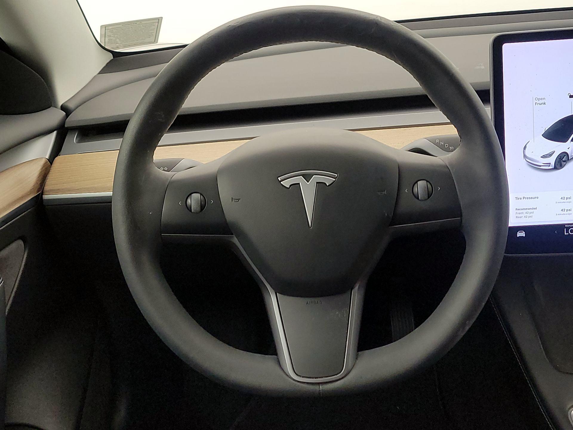Thumbnail: 2021 Tesla Model 3 - 10