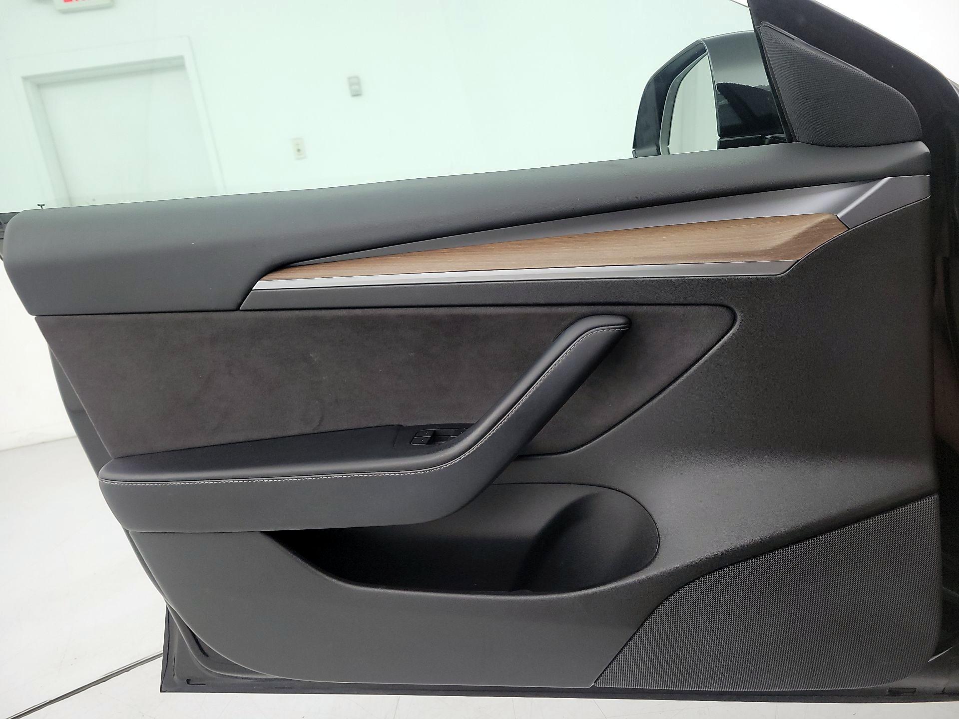 Thumbnail: 2021 Tesla Model 3 - 12